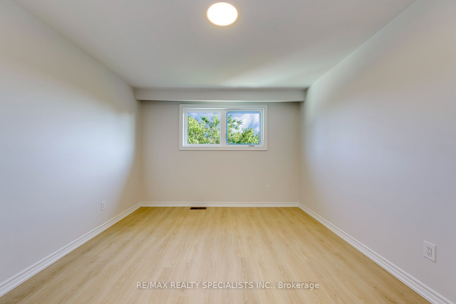 7605 Discus Crescent Upper Property Photo 20