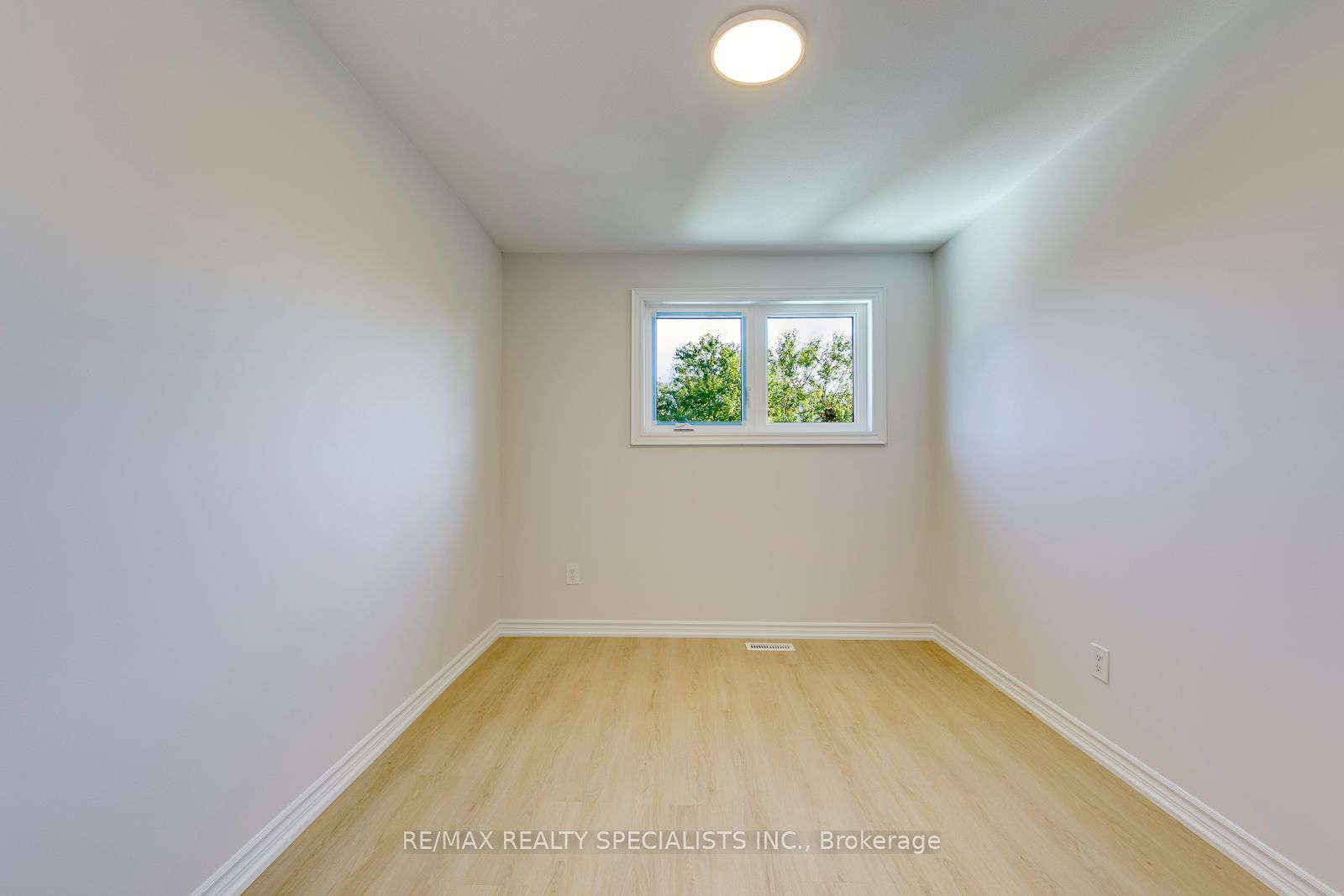 7605 Discus Crescent Upper Property Photo 22