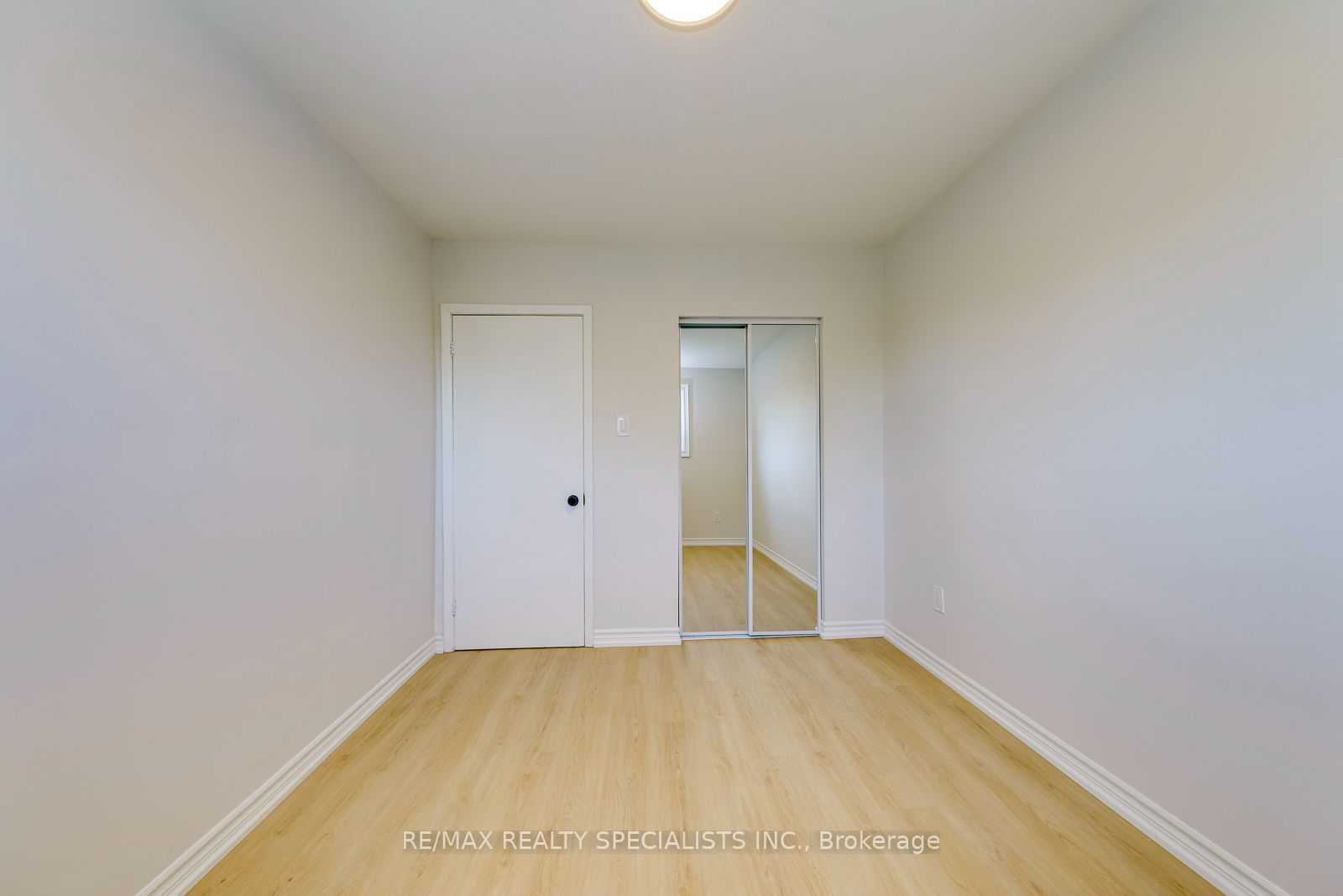 7605 Discus Crescent Upper Property Photo 23