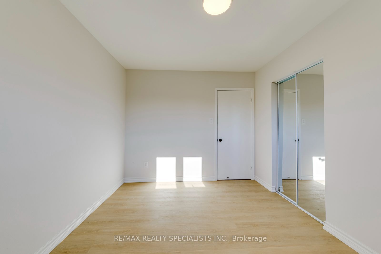 7605 Discus Crescent Upper Property Photo 25