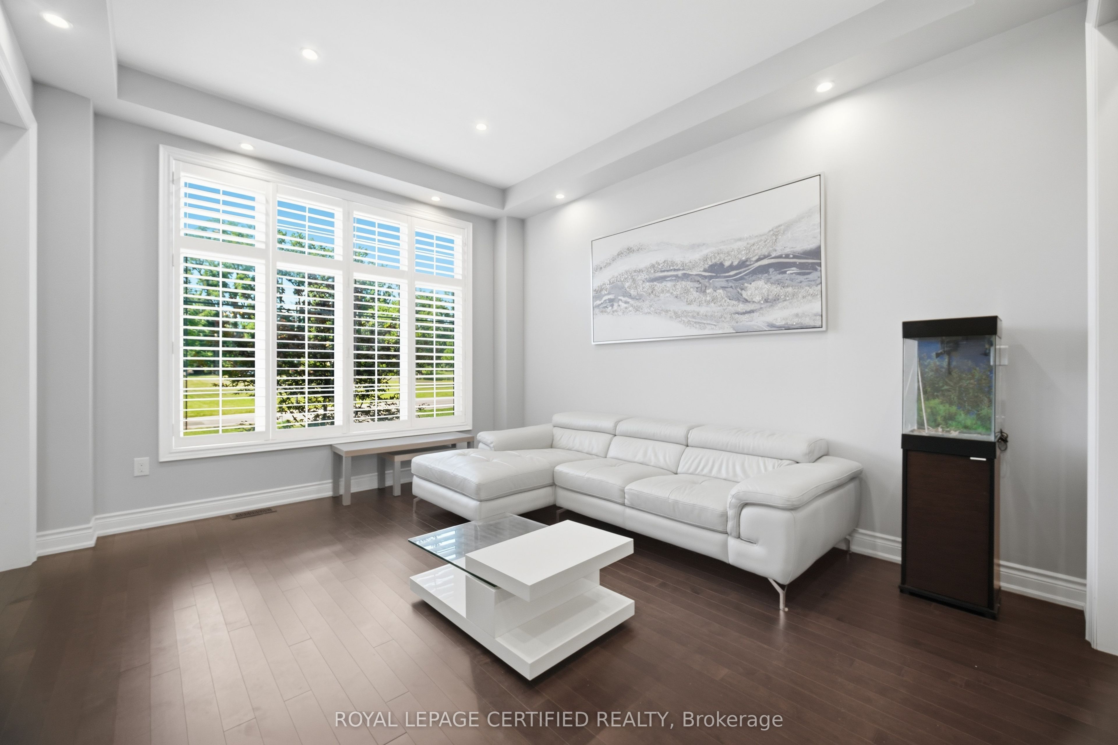 8833 Creditview Road Property Photo 4