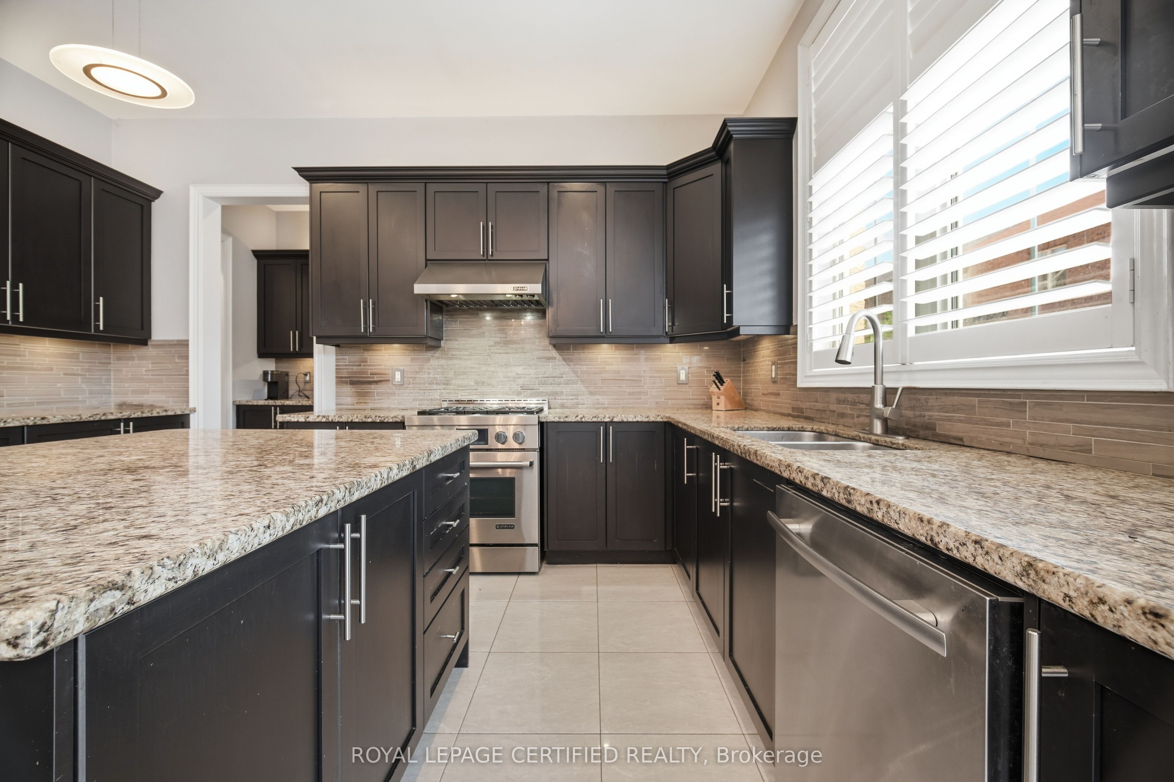8833 Creditview Road Property Photo 9