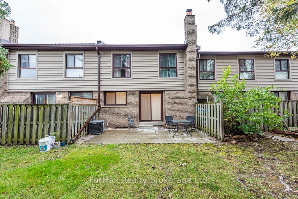 90 Greenwich Circle Property Photo 4