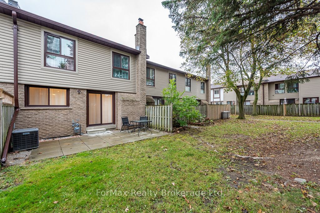 90 Greenwich Circle Property Photo 6