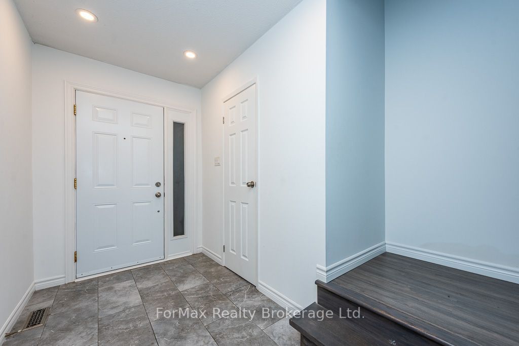 90 Greenwich Circle Property Photo 8