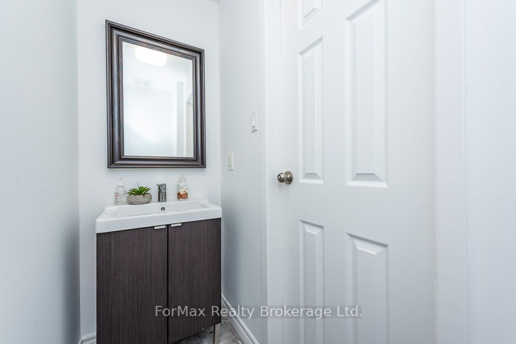 90 Greenwich Circle Property Photo 11