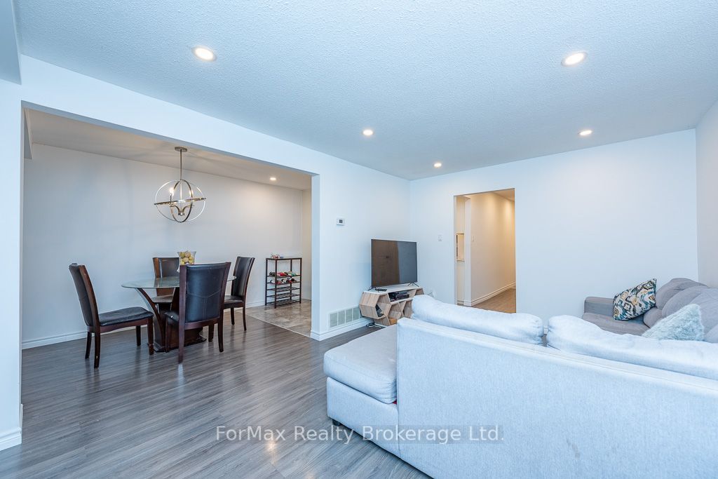 90 Greenwich Circle Property Photo 16
