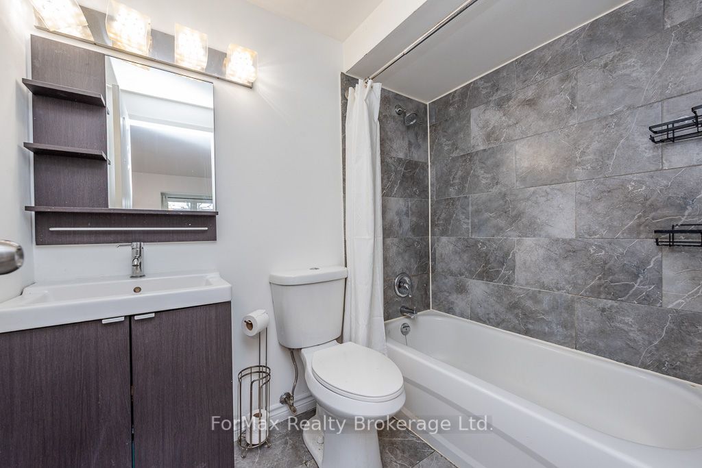 90 Greenwich Circle Property Photo 43