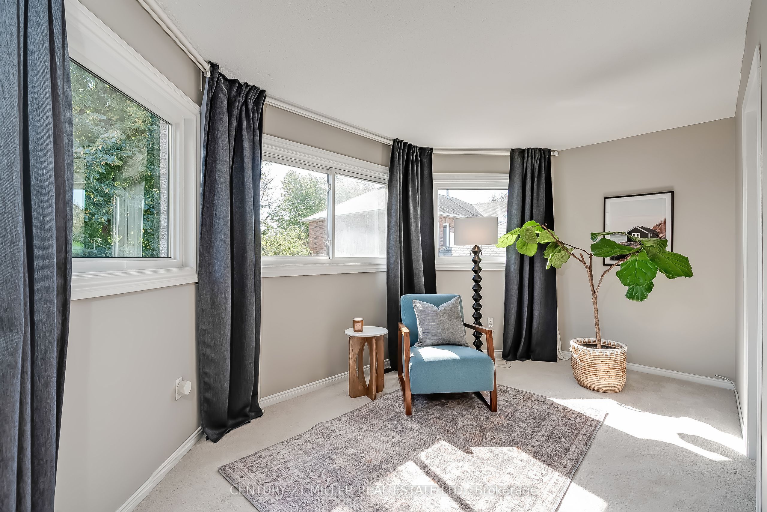 6482 Tenth Line W Property Photo 21
