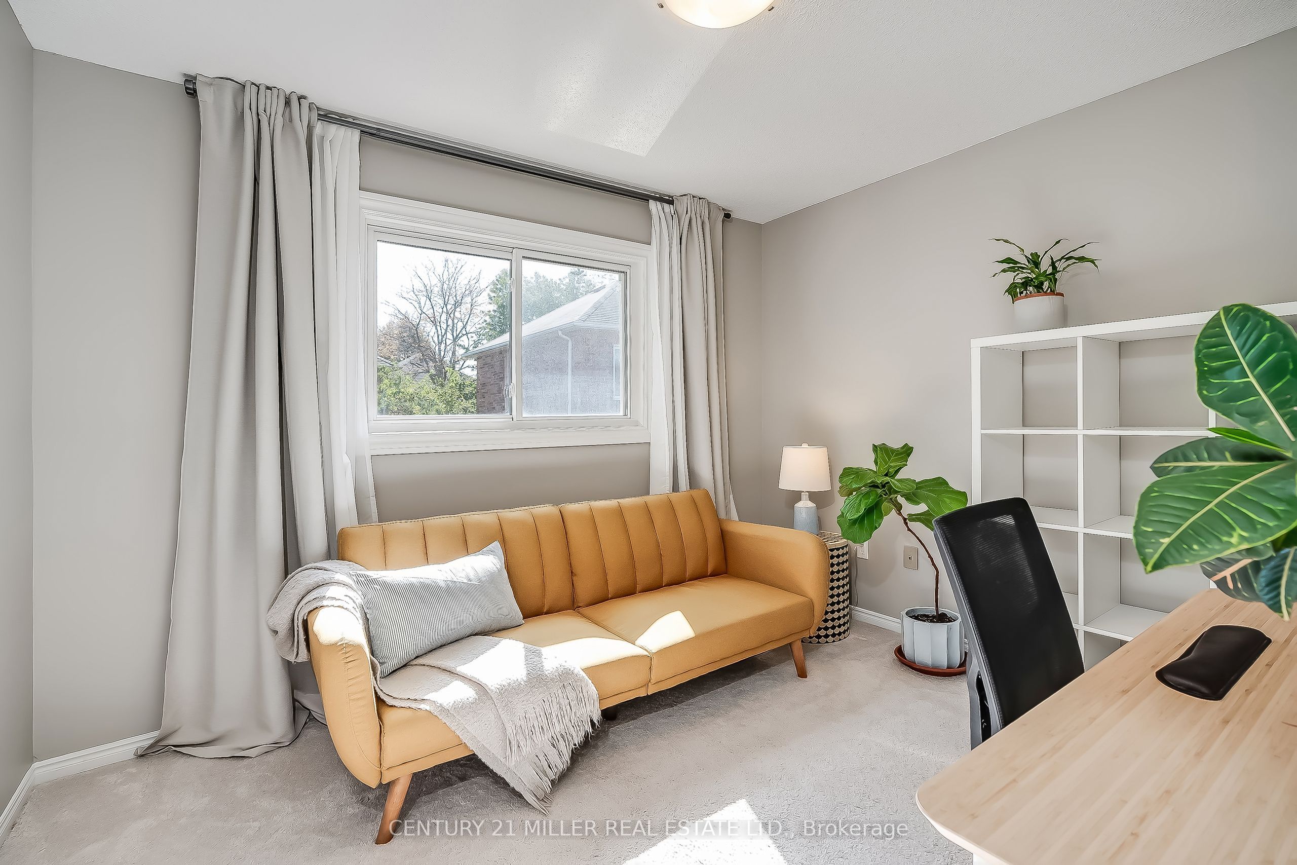 6482 Tenth Line W Property Photo 25