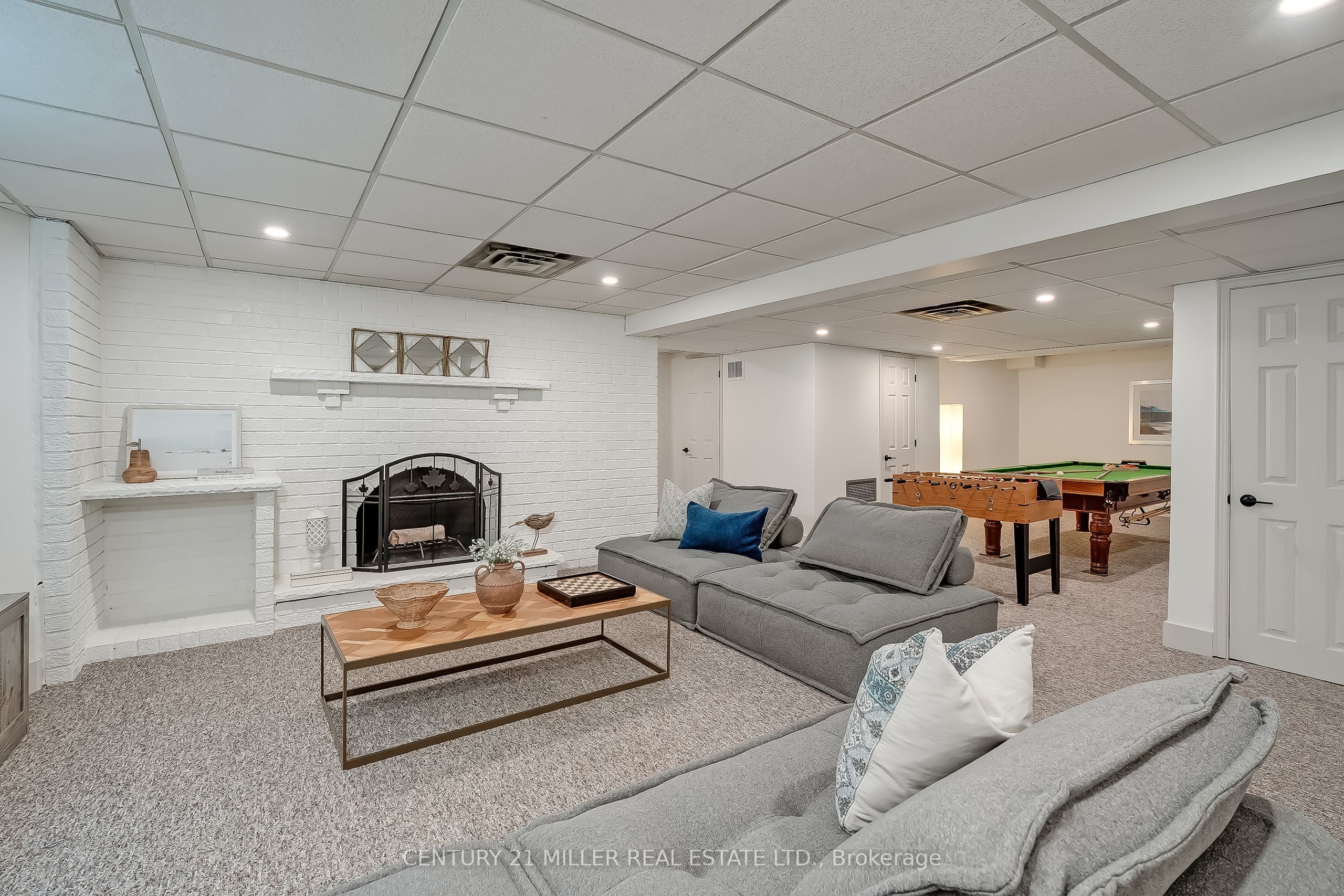 6482 Tenth Line W Property Photo 30