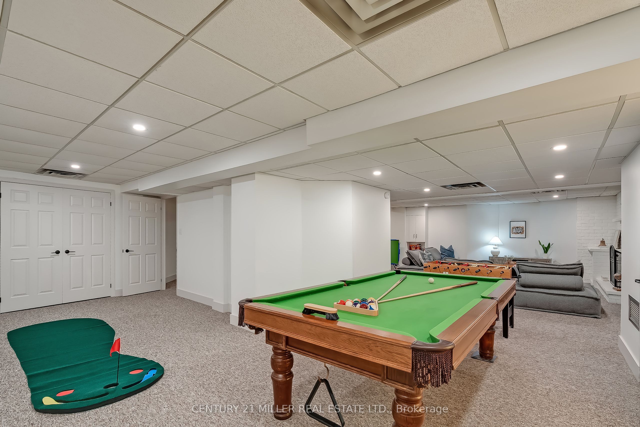 6482 Tenth Line W Property Photo 31