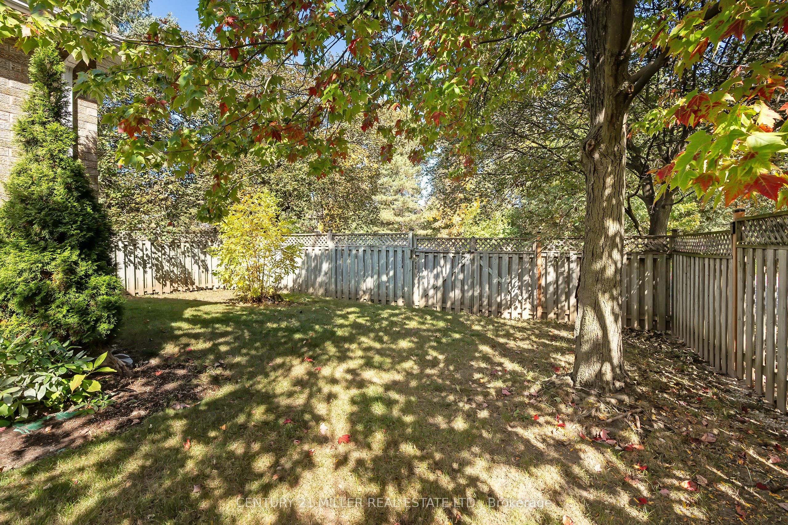 6482 Tenth Line W Property Photo 40