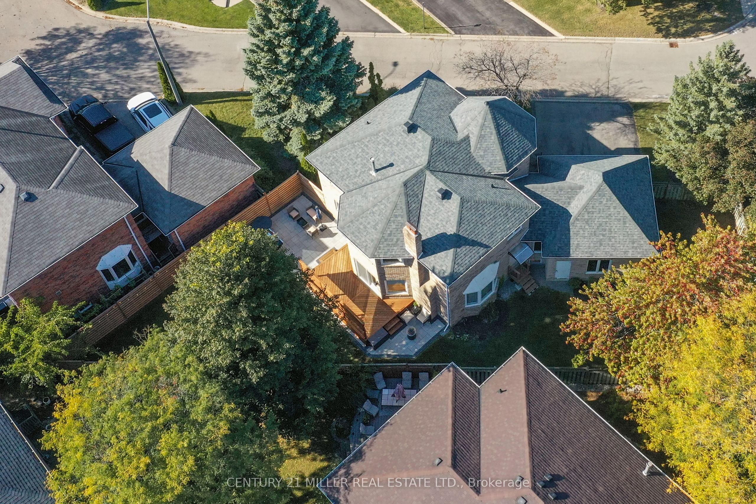 6482 Tenth Line W Property Photo 41