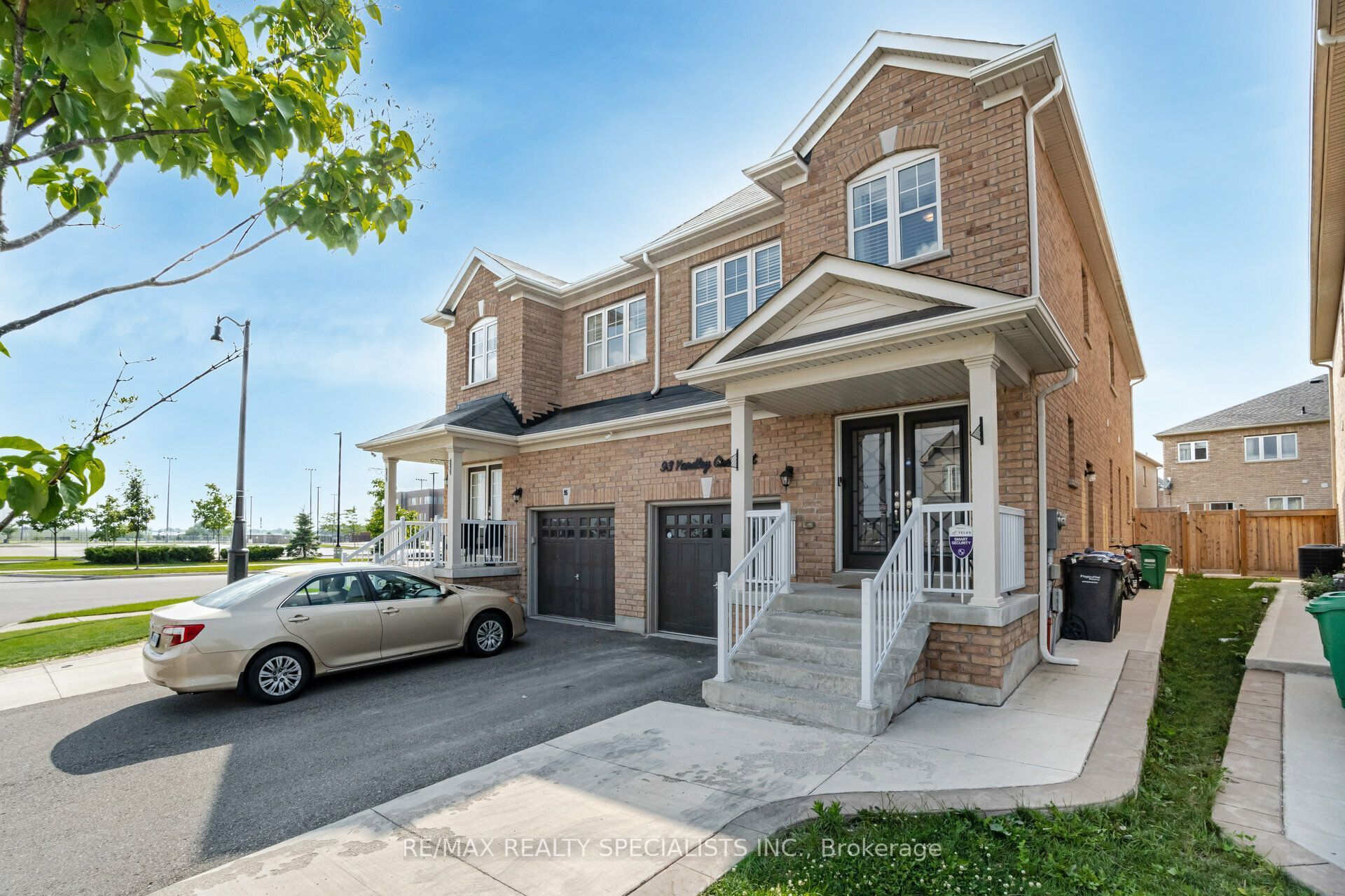 93 Yardley Crescent Property Photo 3