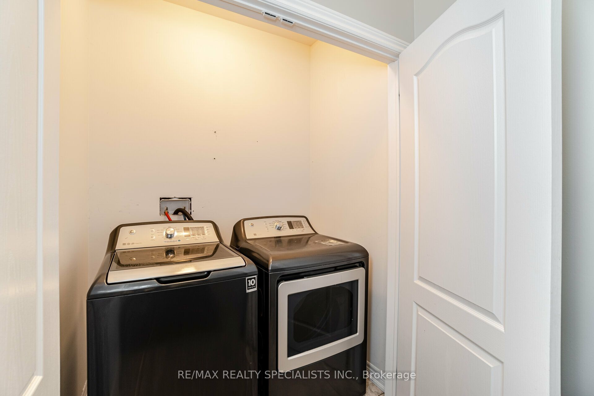 93 Yardley Crescent Property Photo 23