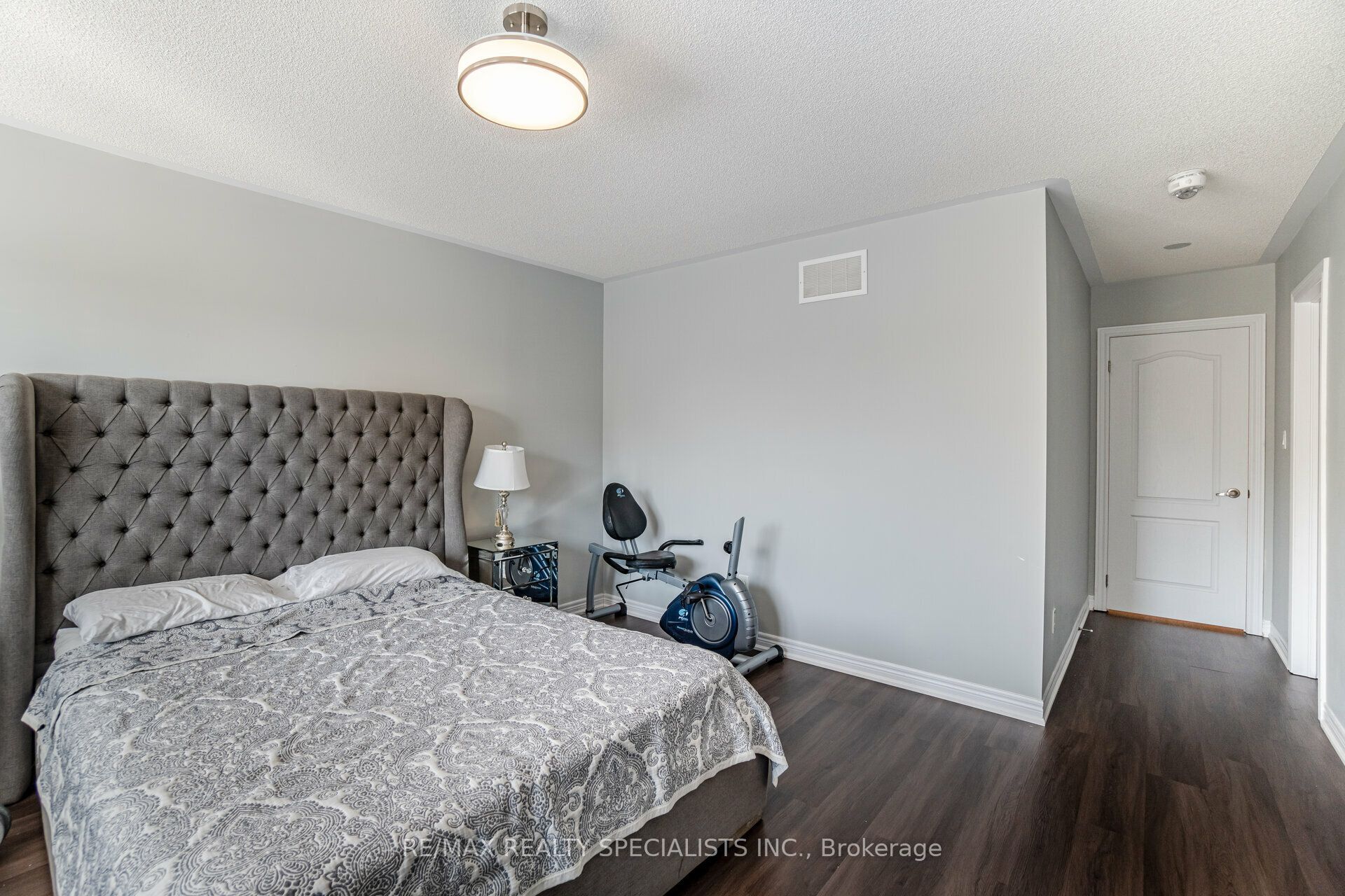 93 Yardley Crescent Property Photo 28