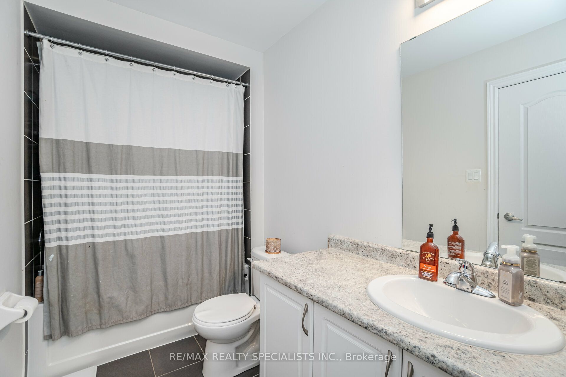 93 Yardley Crescent Property Photo 37
