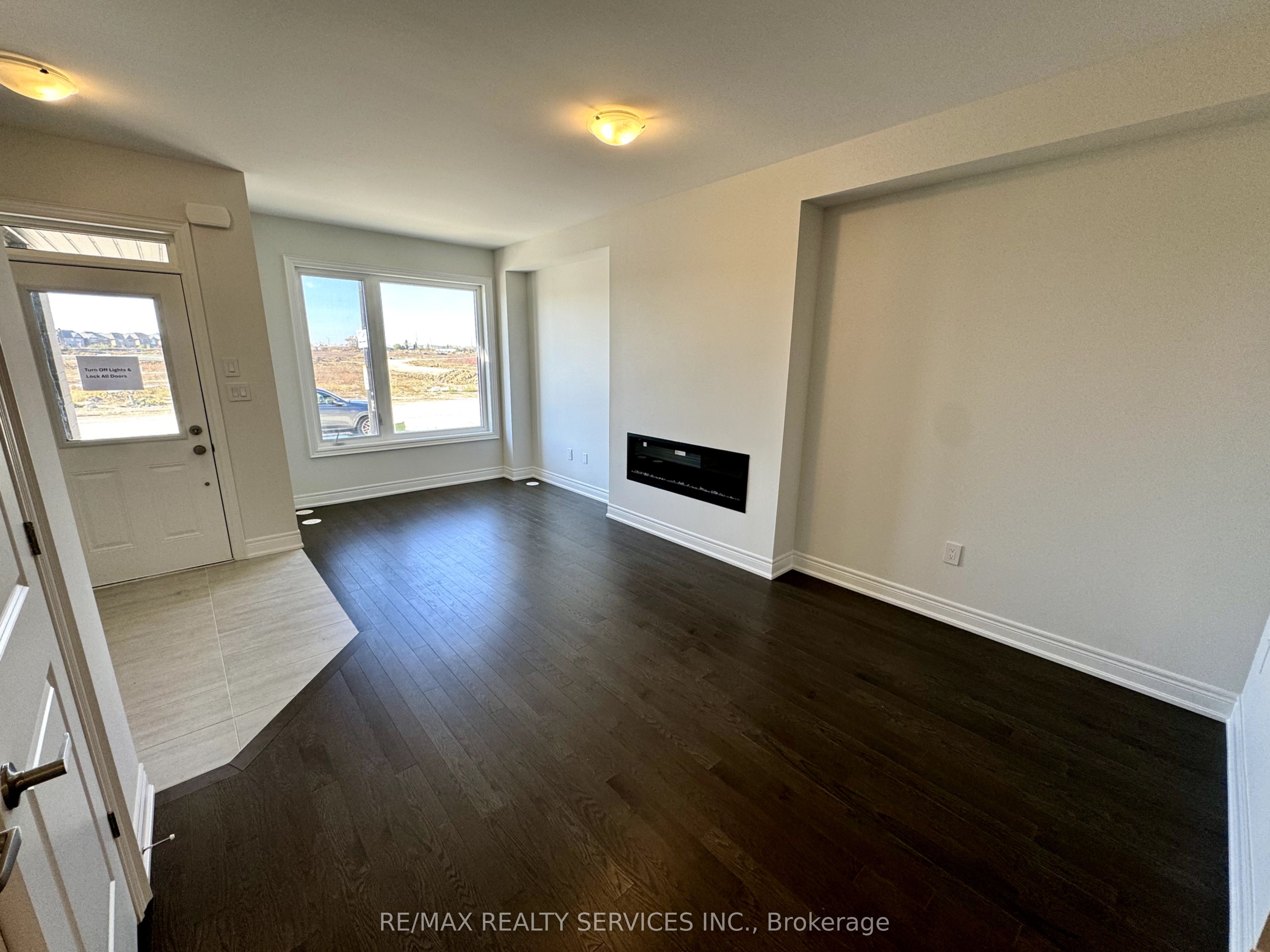 385 Inspire Boulevard Property Photo 4