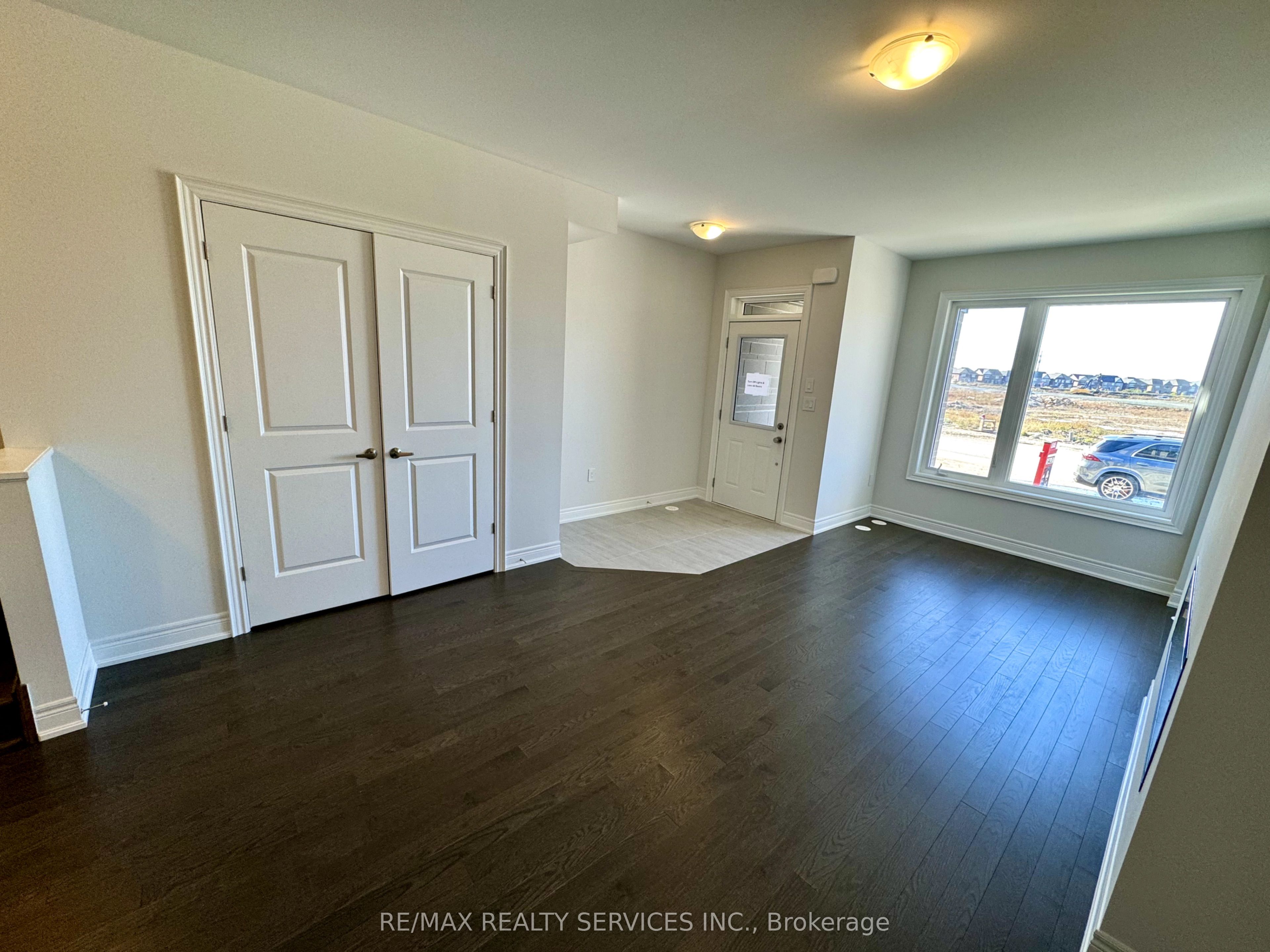 385 Inspire Boulevard Property Photo 5