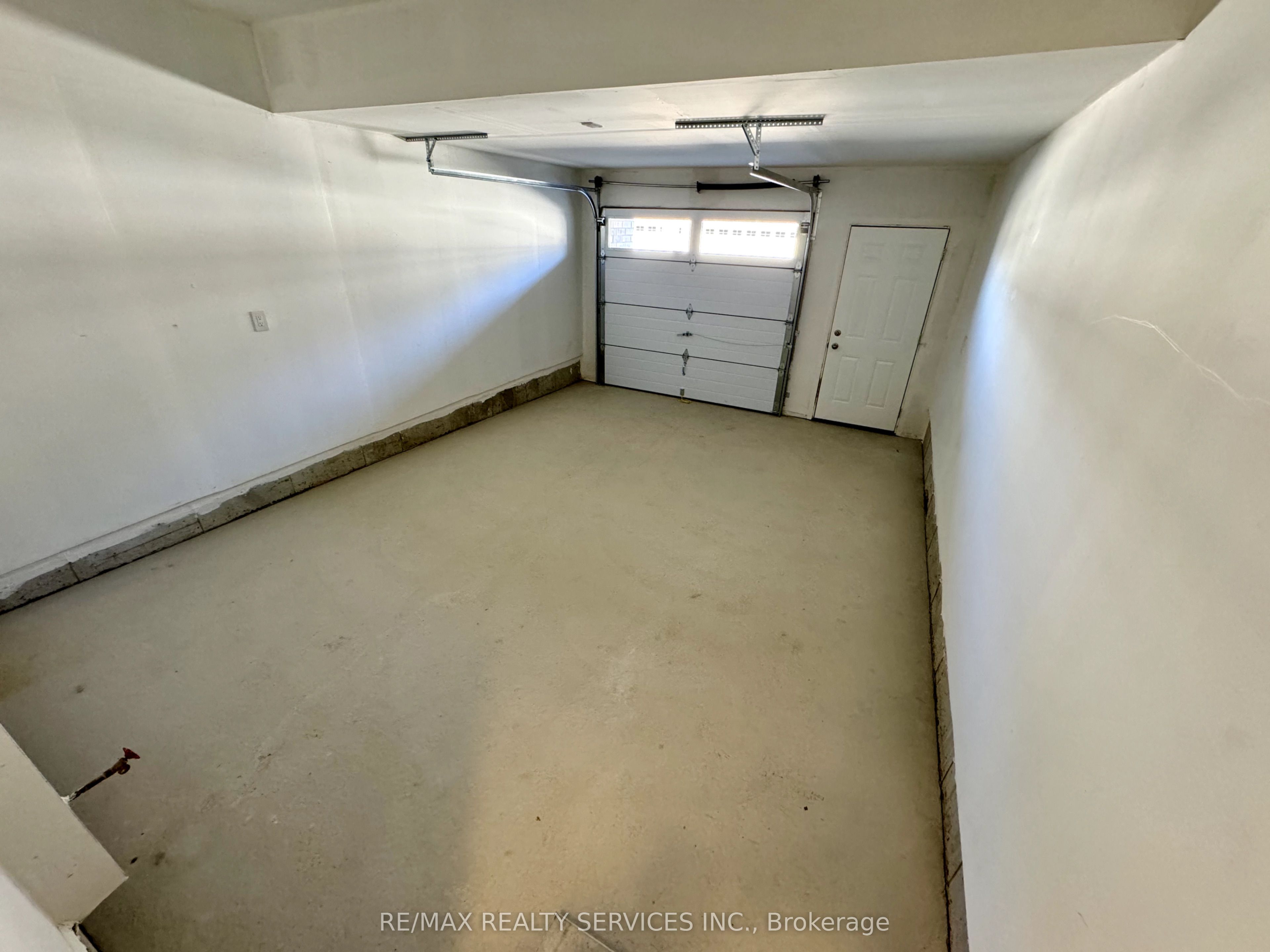 385 Inspire Boulevard Property Photo 10