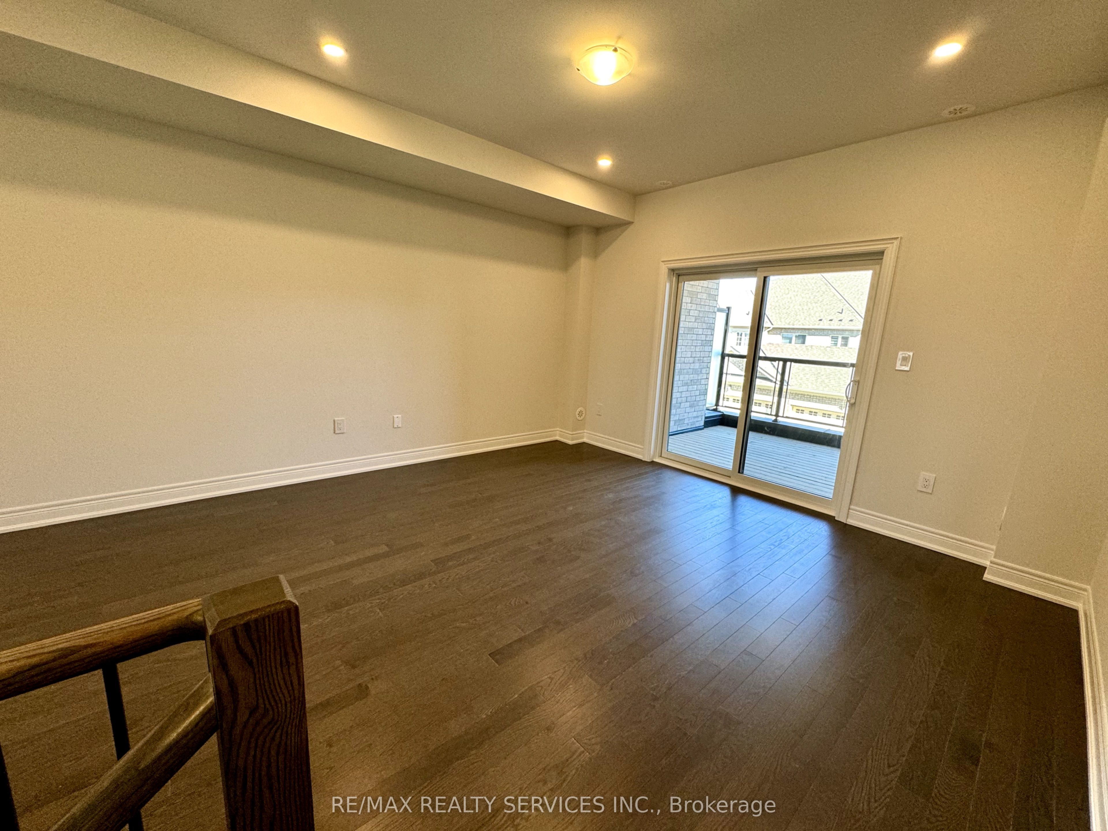385 Inspire Boulevard Property Photo 13