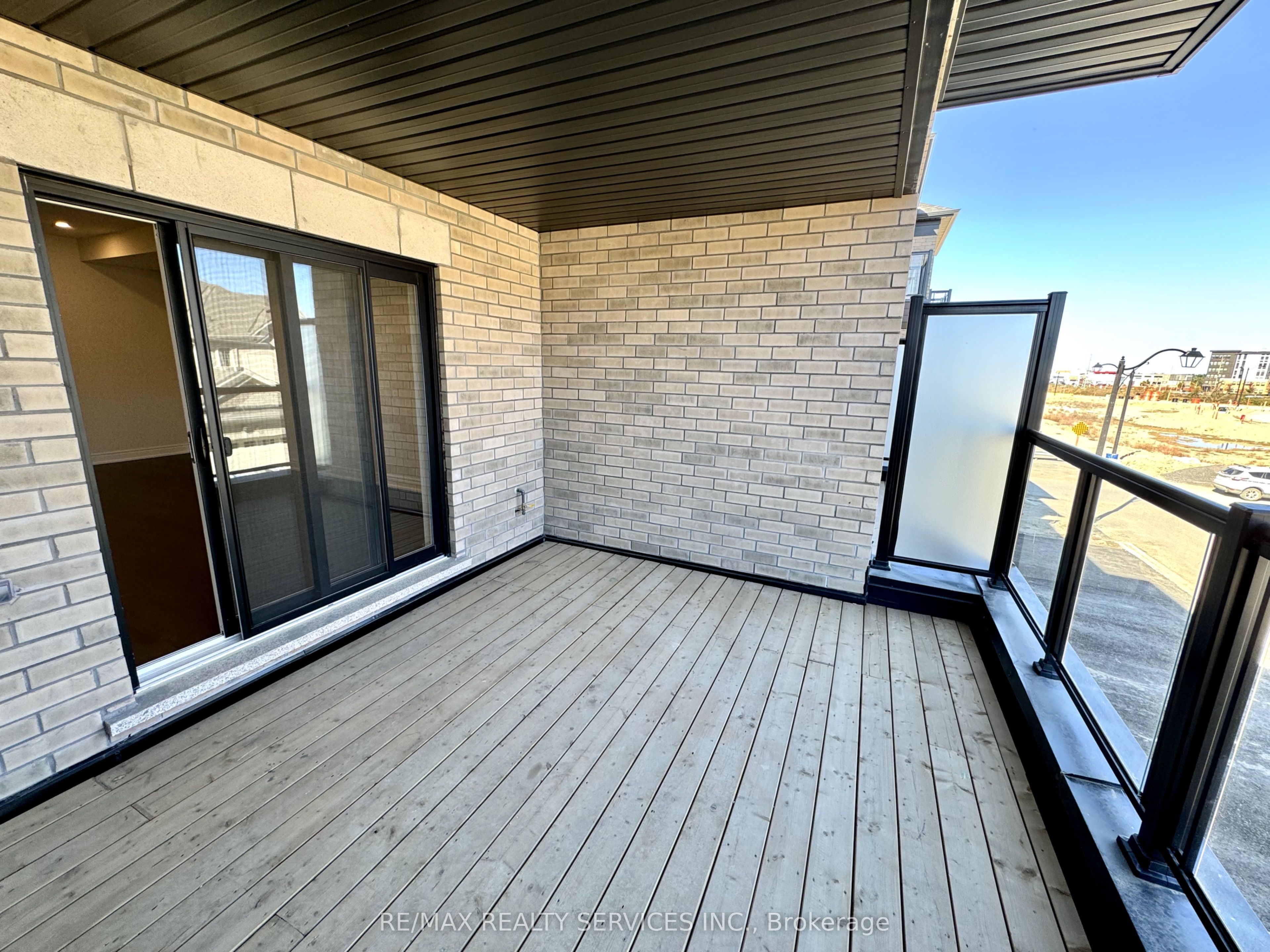 385 Inspire Boulevard Property Photo 14