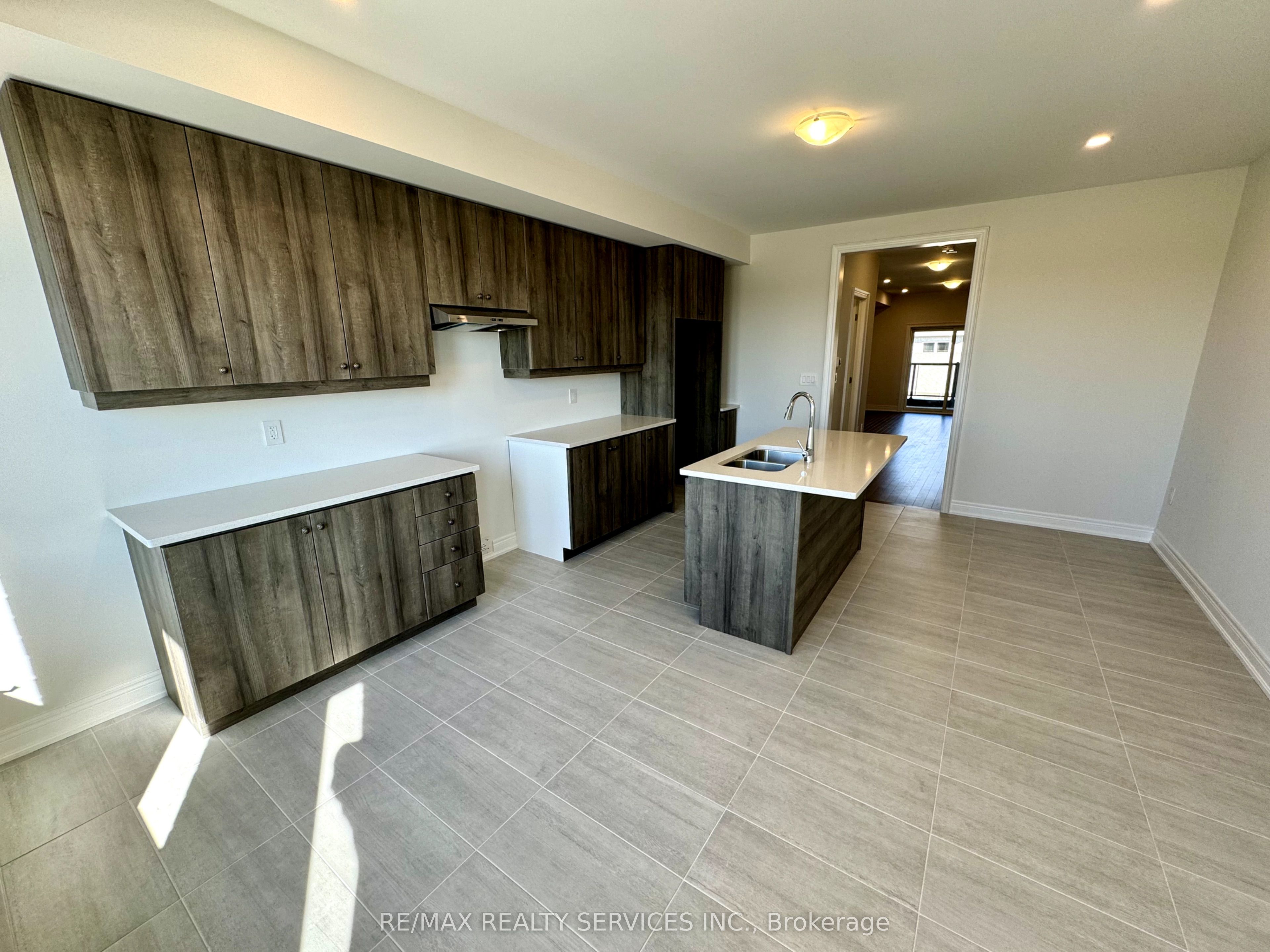 385 Inspire Boulevard Property Photo 19
