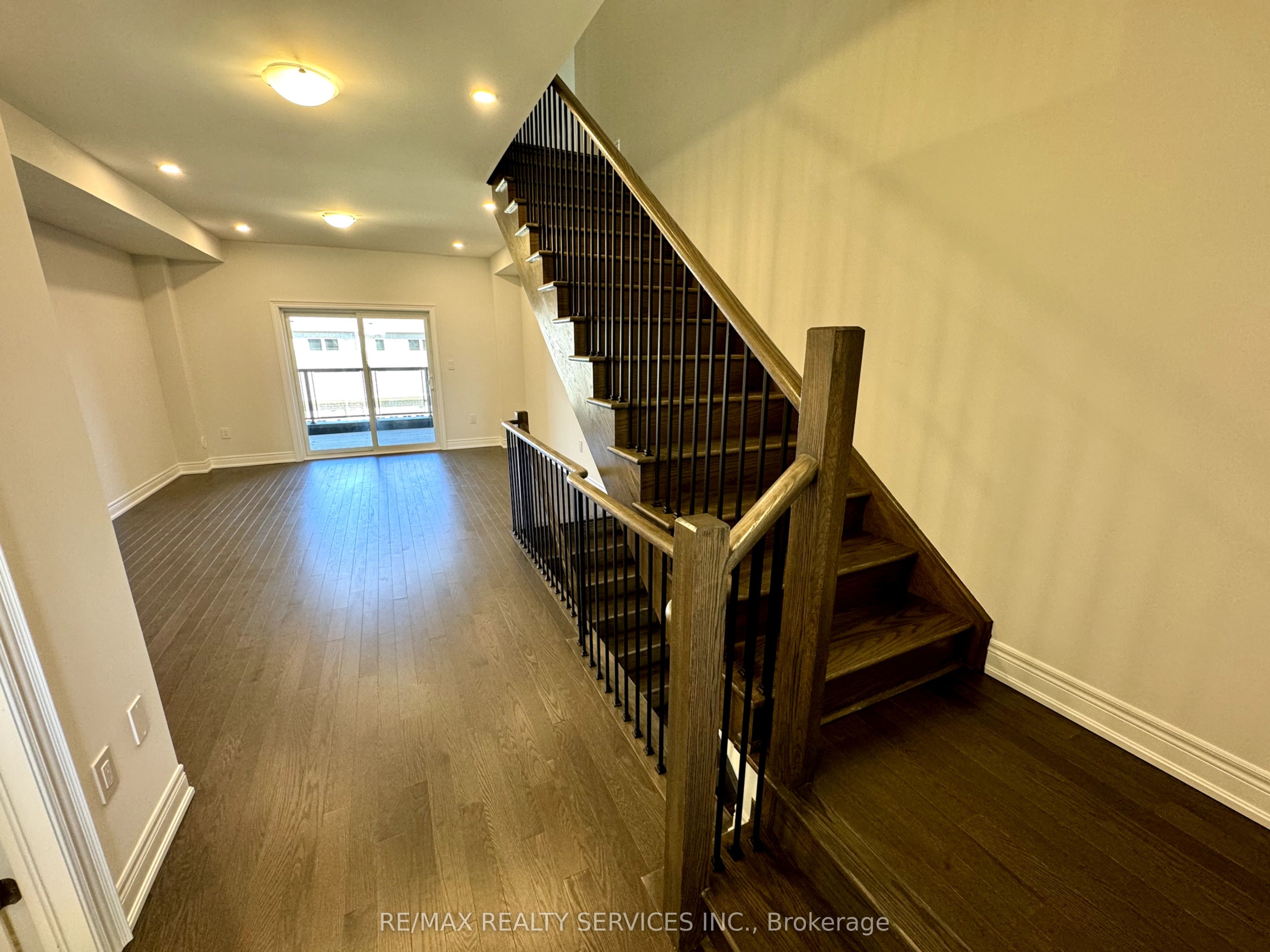 385 Inspire Boulevard Property Photo 20
