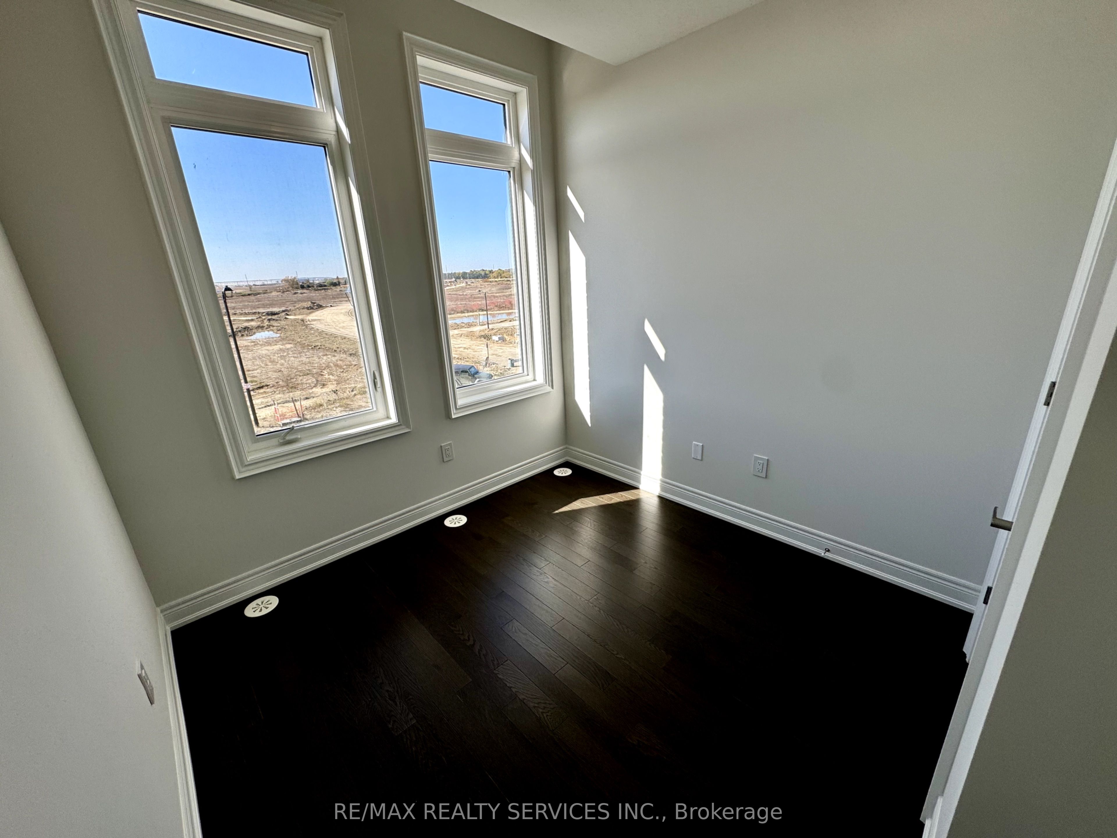 385 Inspire Boulevard Property Photo 30