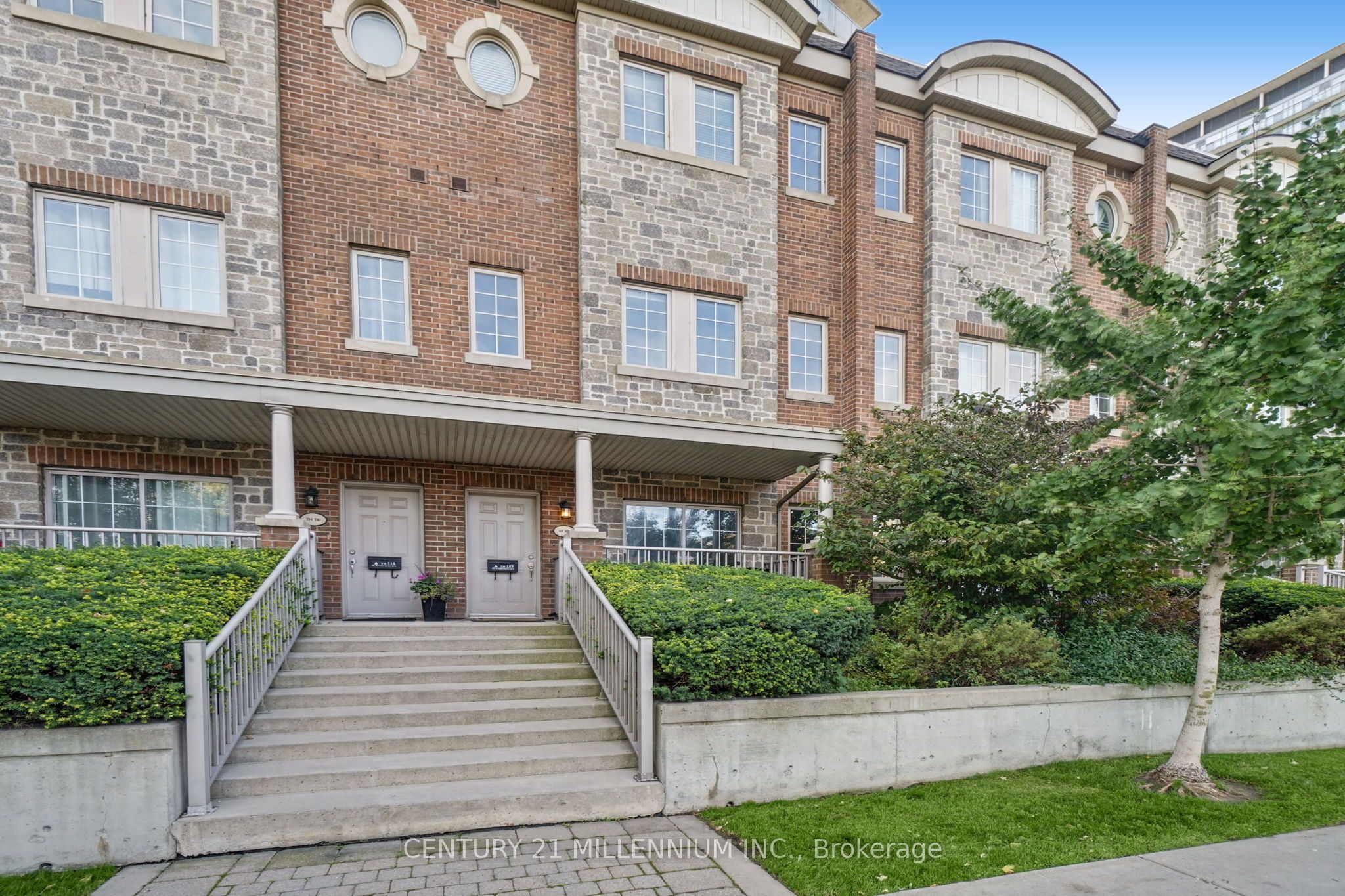 15 Windermere Avenue Th109 Property Photo 1