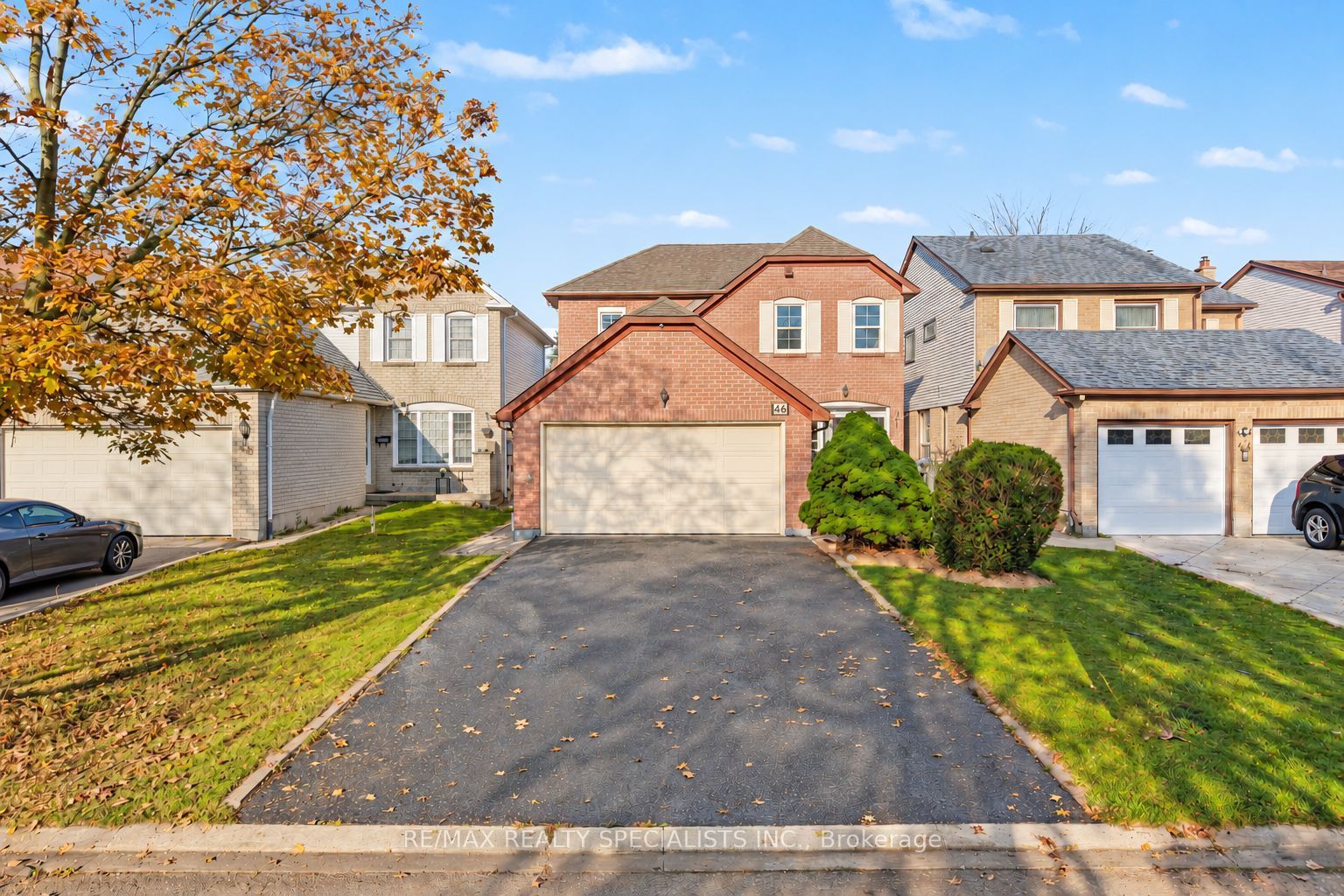 46 Lacewood Crescent Property Photo 1