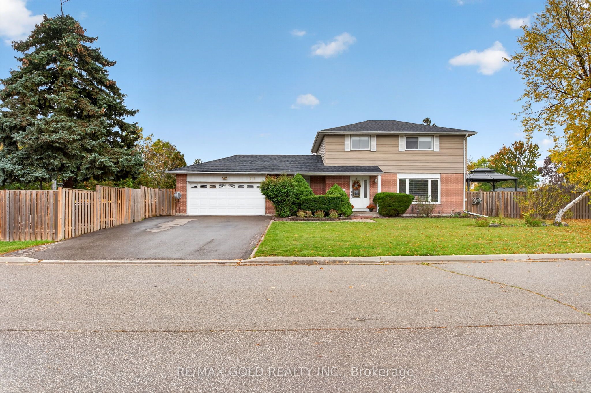 11 Dowling Crescent Property Photo 1
