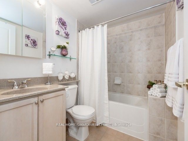 4879 Kimbermount Avenue 1406 Property Photo 8
