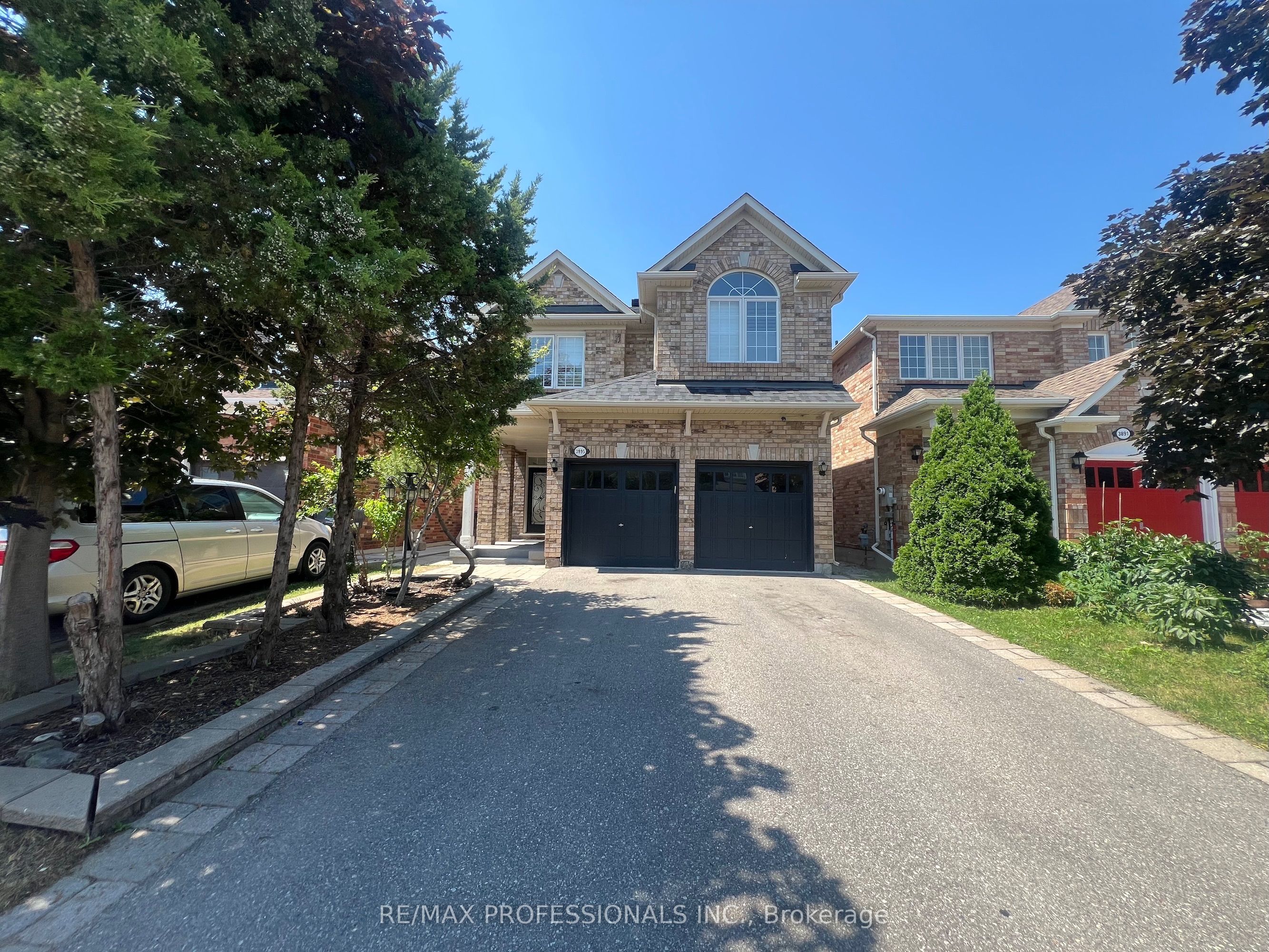 3895 Henrietta Way Property Photo 1