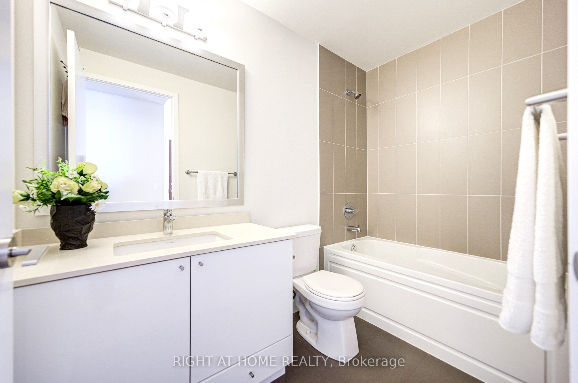 3975 Grand Park Drive 4307 Property Photo 11