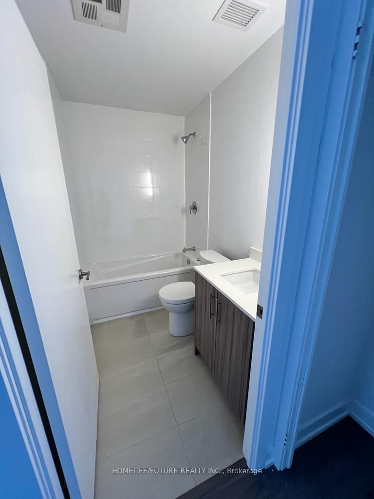 215 Veterans Drive 1204 Property Photo 11