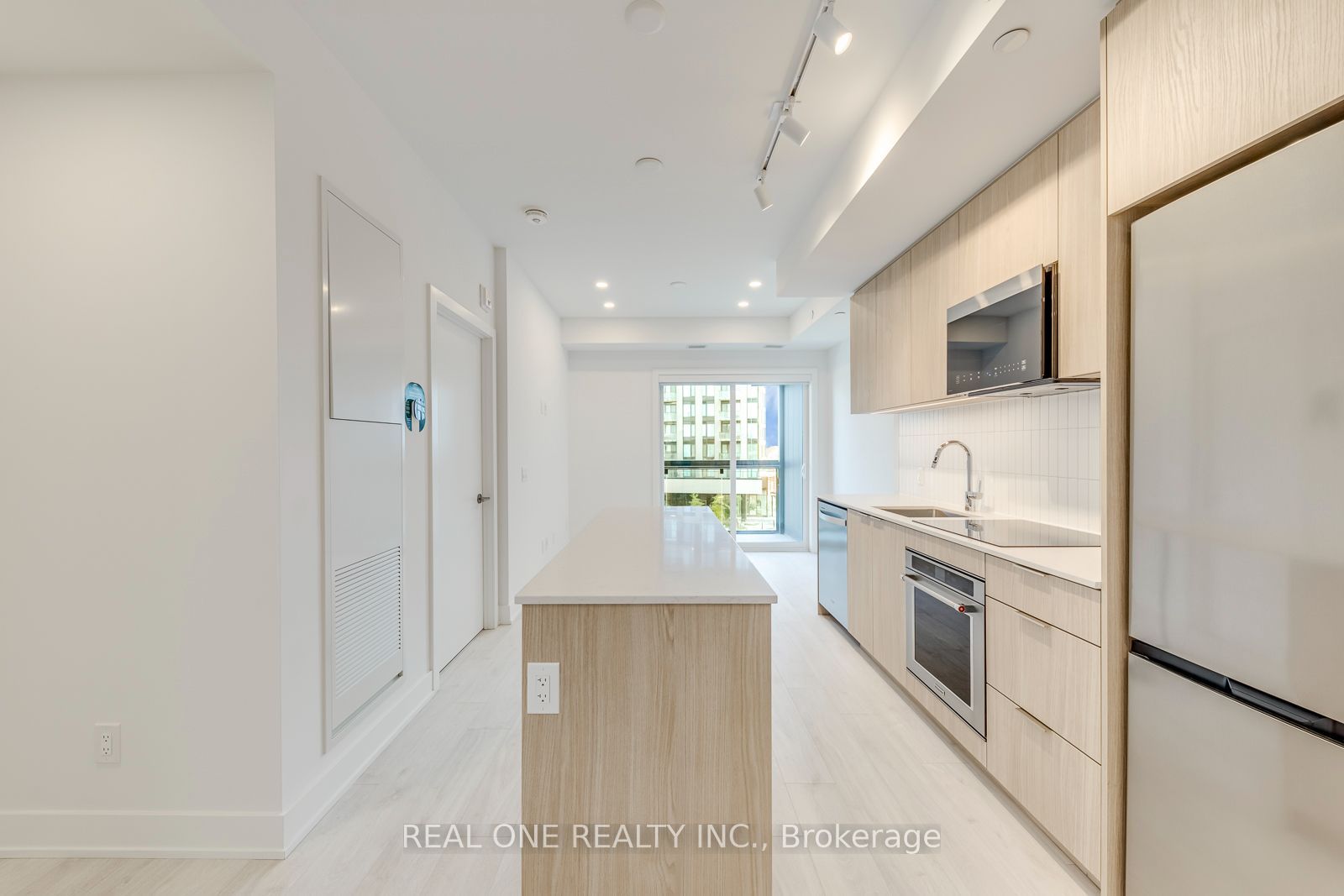 3008 William Cutmore Boulevard 408 Property Photo 11