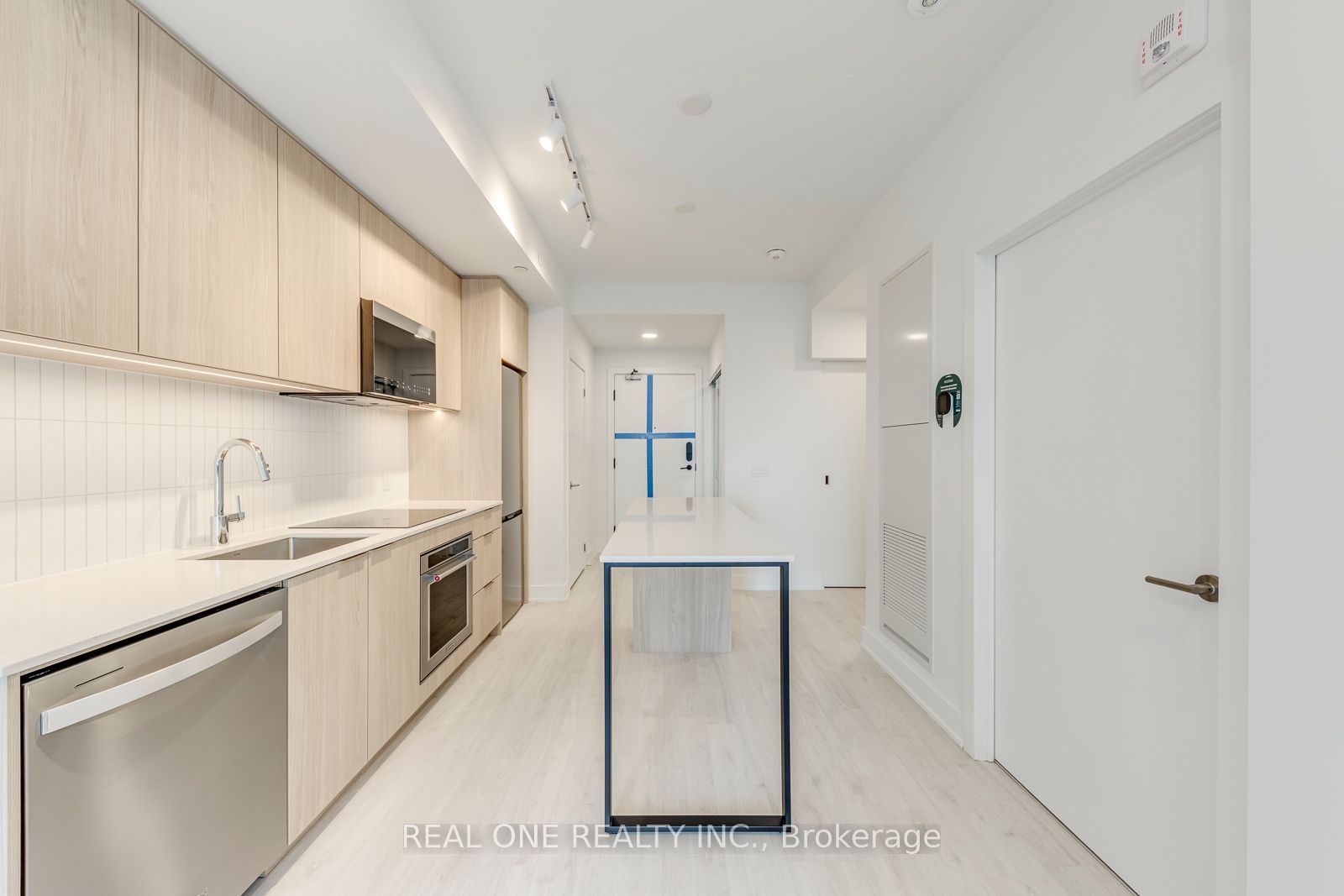 3008 William Cutmore Boulevard 408 Property Photo 16