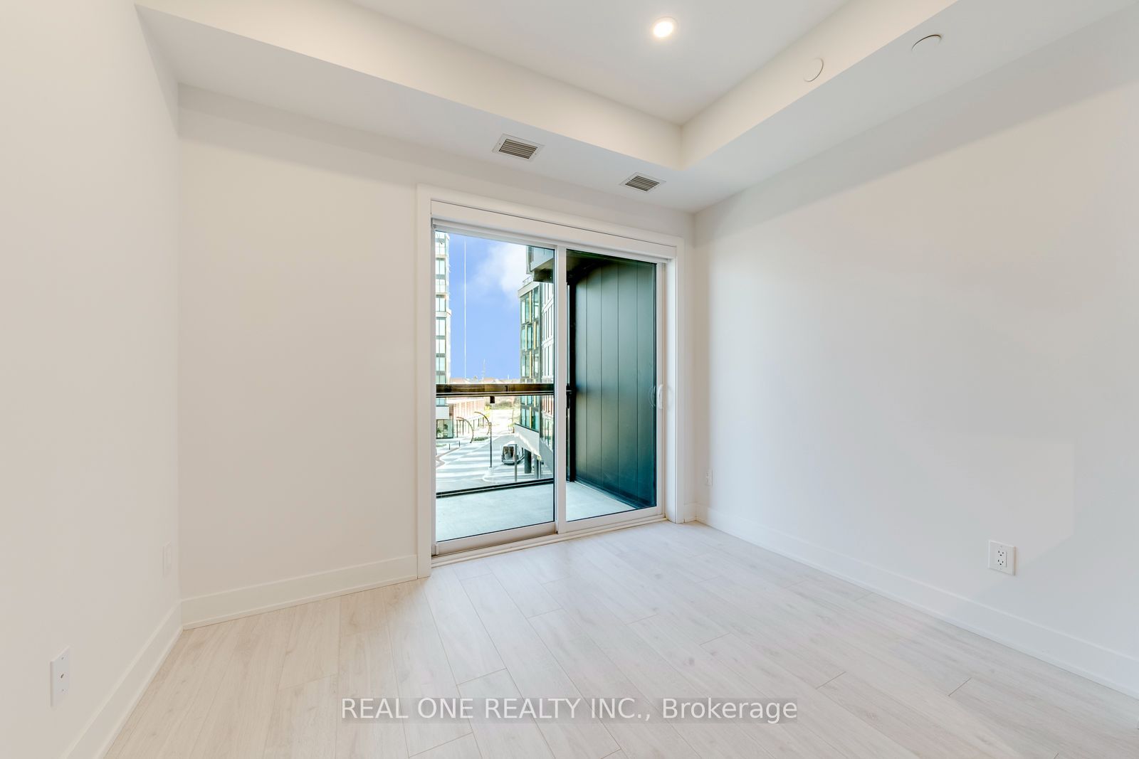 3008 William Cutmore Boulevard 408 Property Photo 20