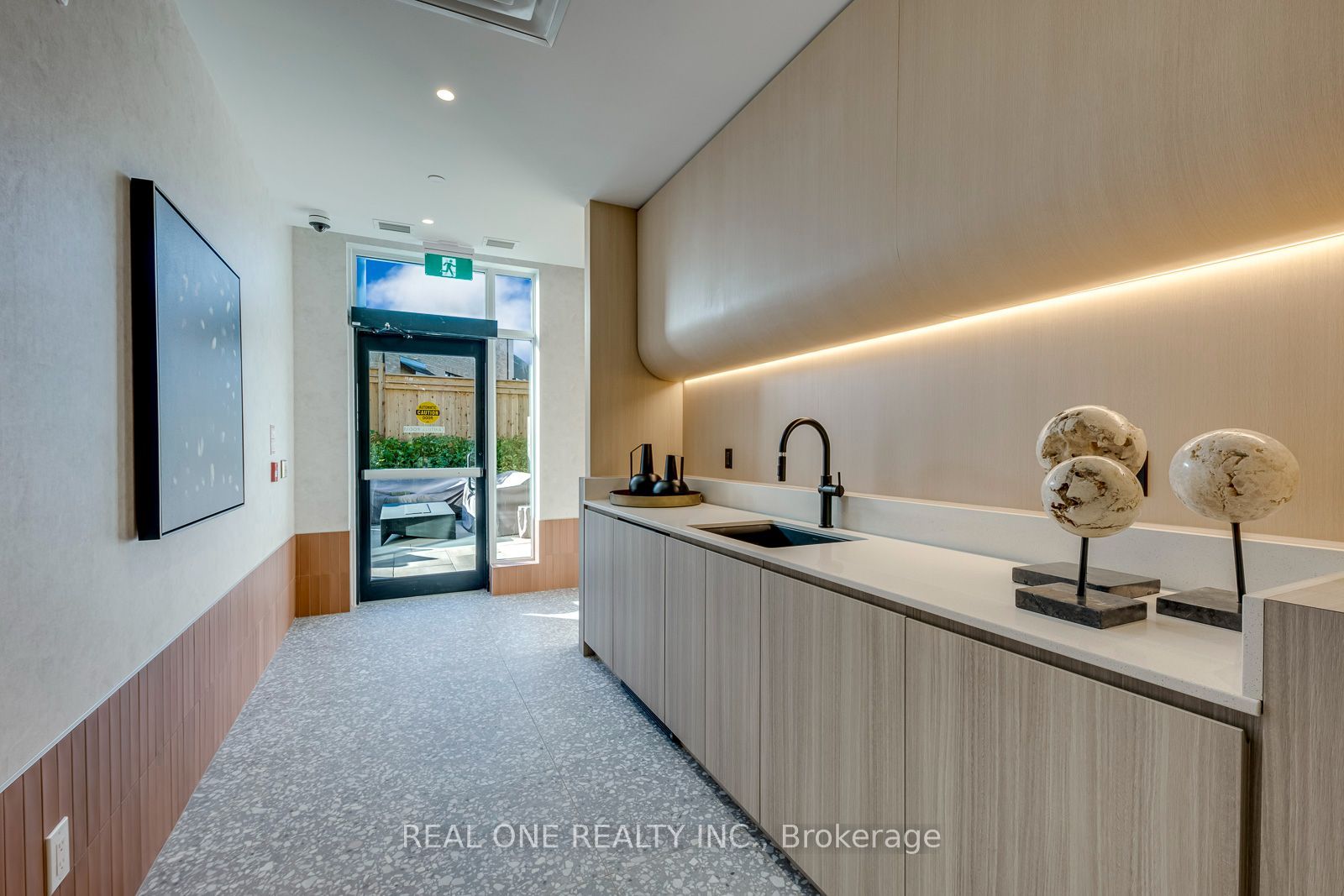 3008 William Cutmore Boulevard 408 Property Photo 46