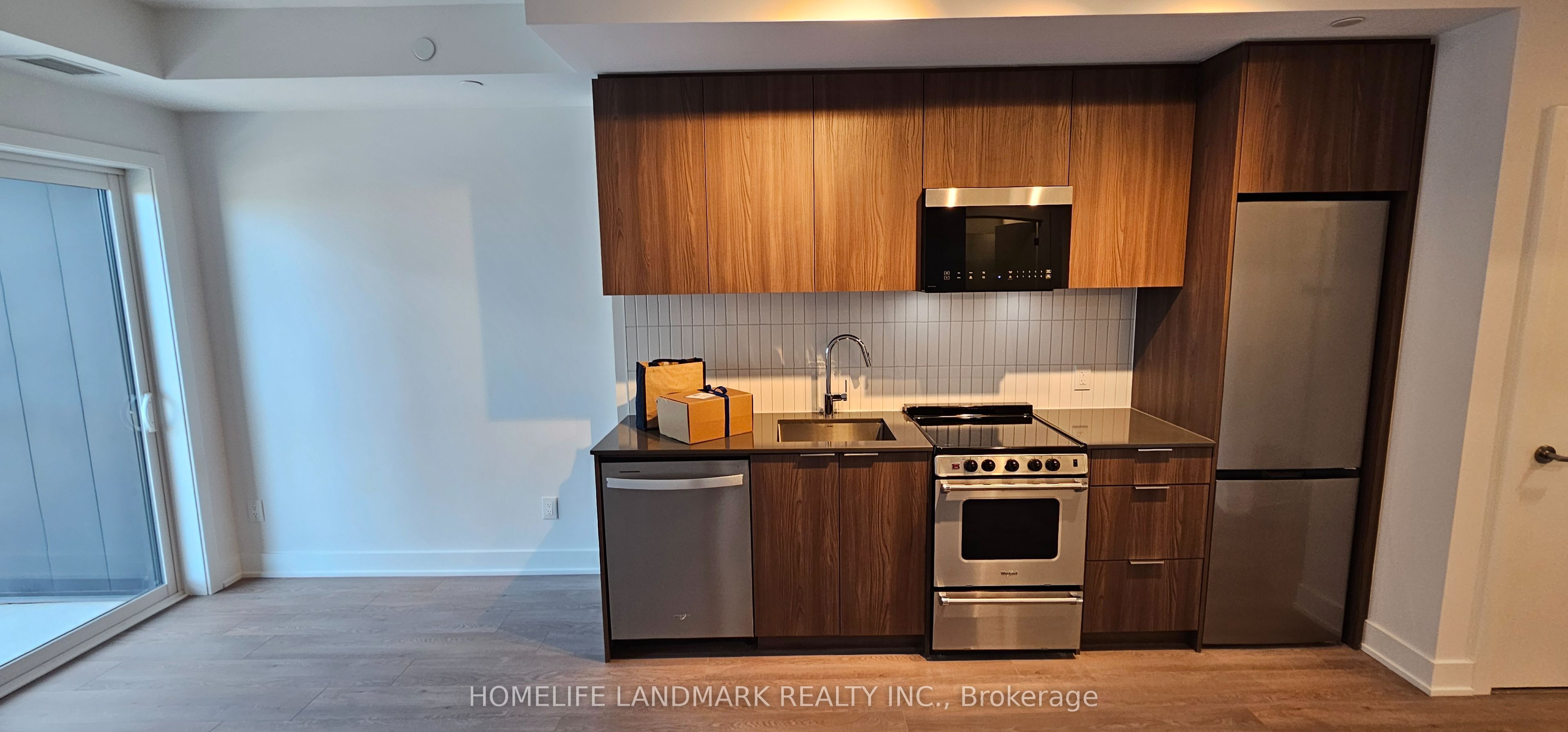 3008 William Cutmore Boulevard Property Photo 3