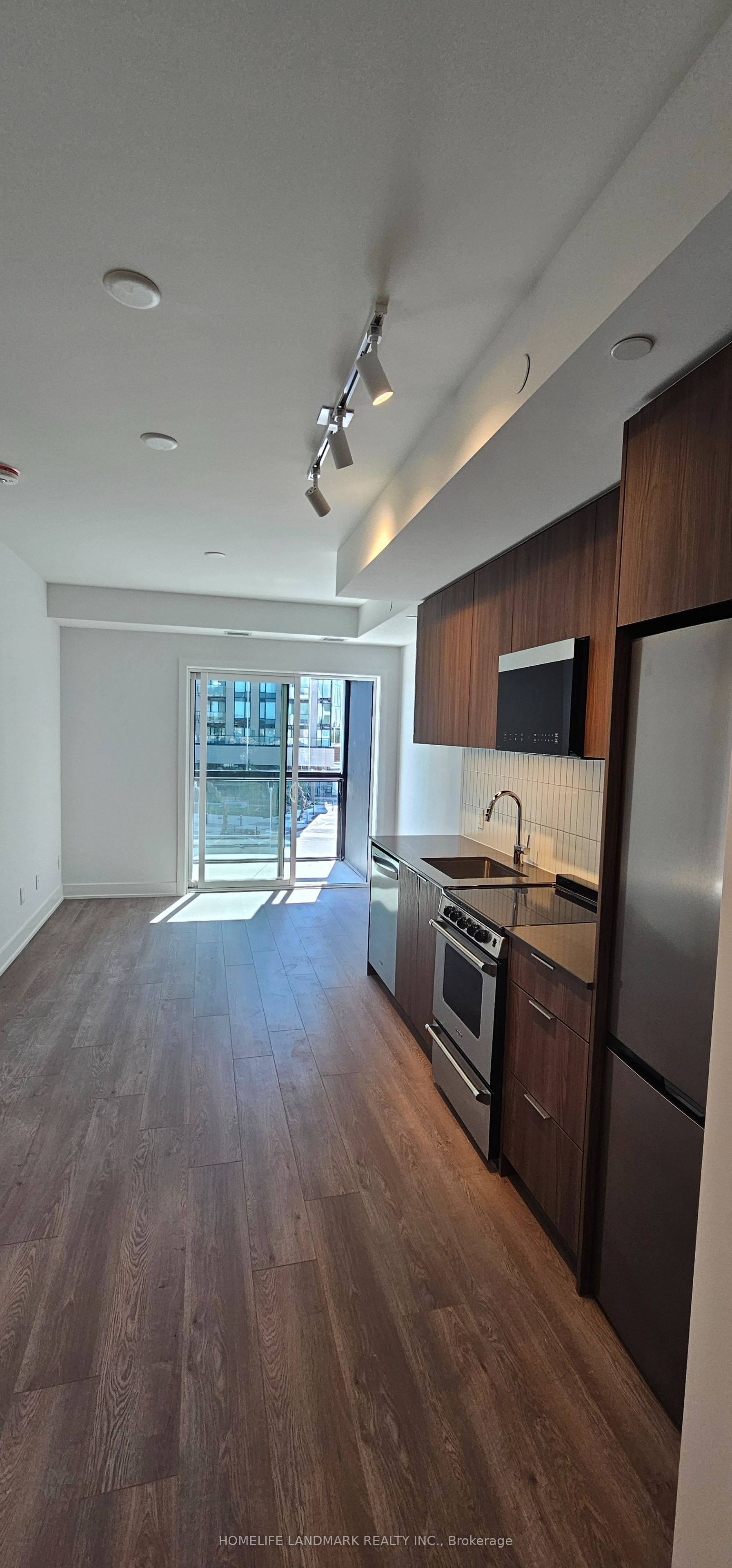 3008 William Cutmore Boulevard Property Photo 7