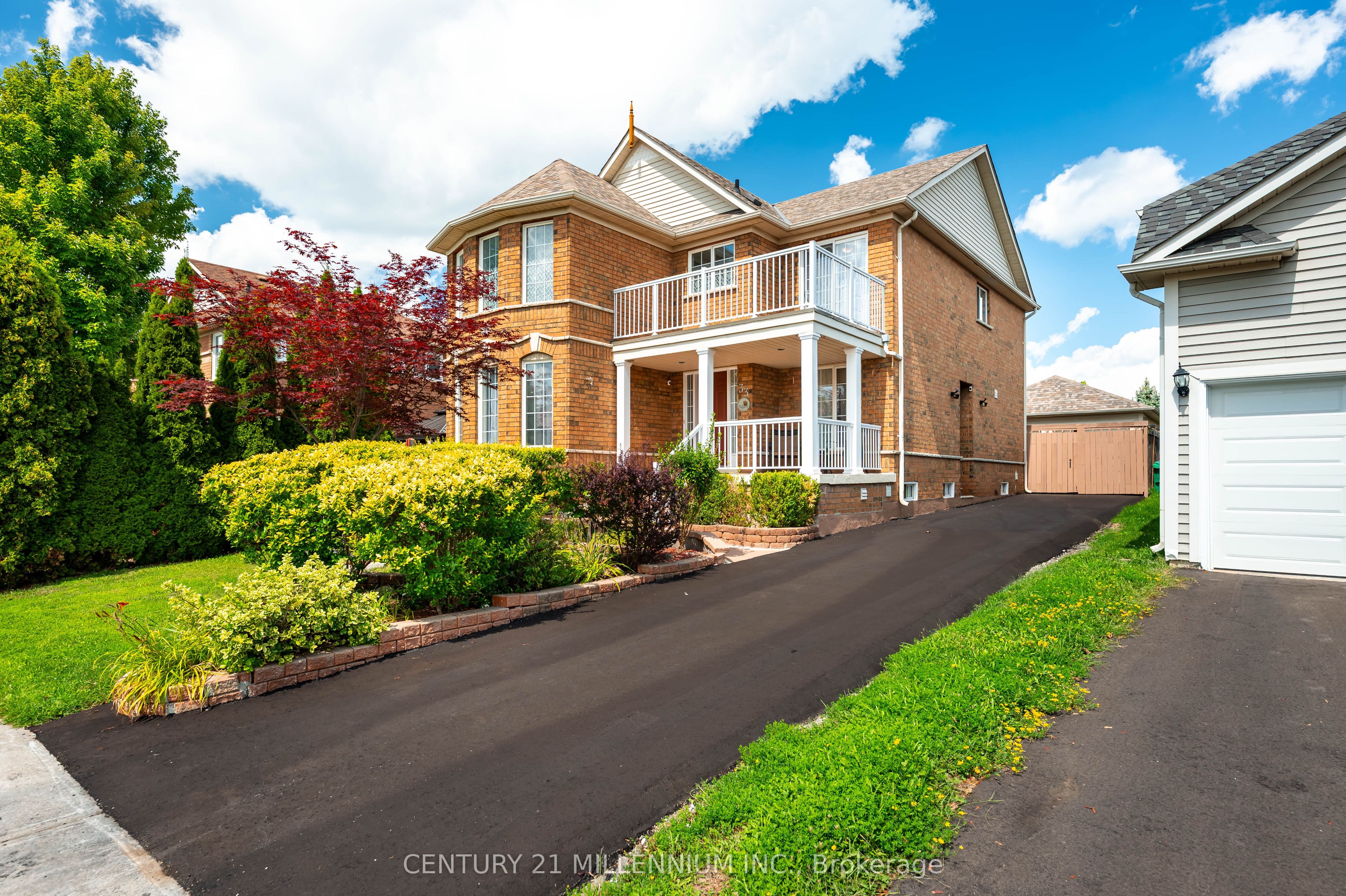 33 Fletchers Creek Boulevard Property Photo 1