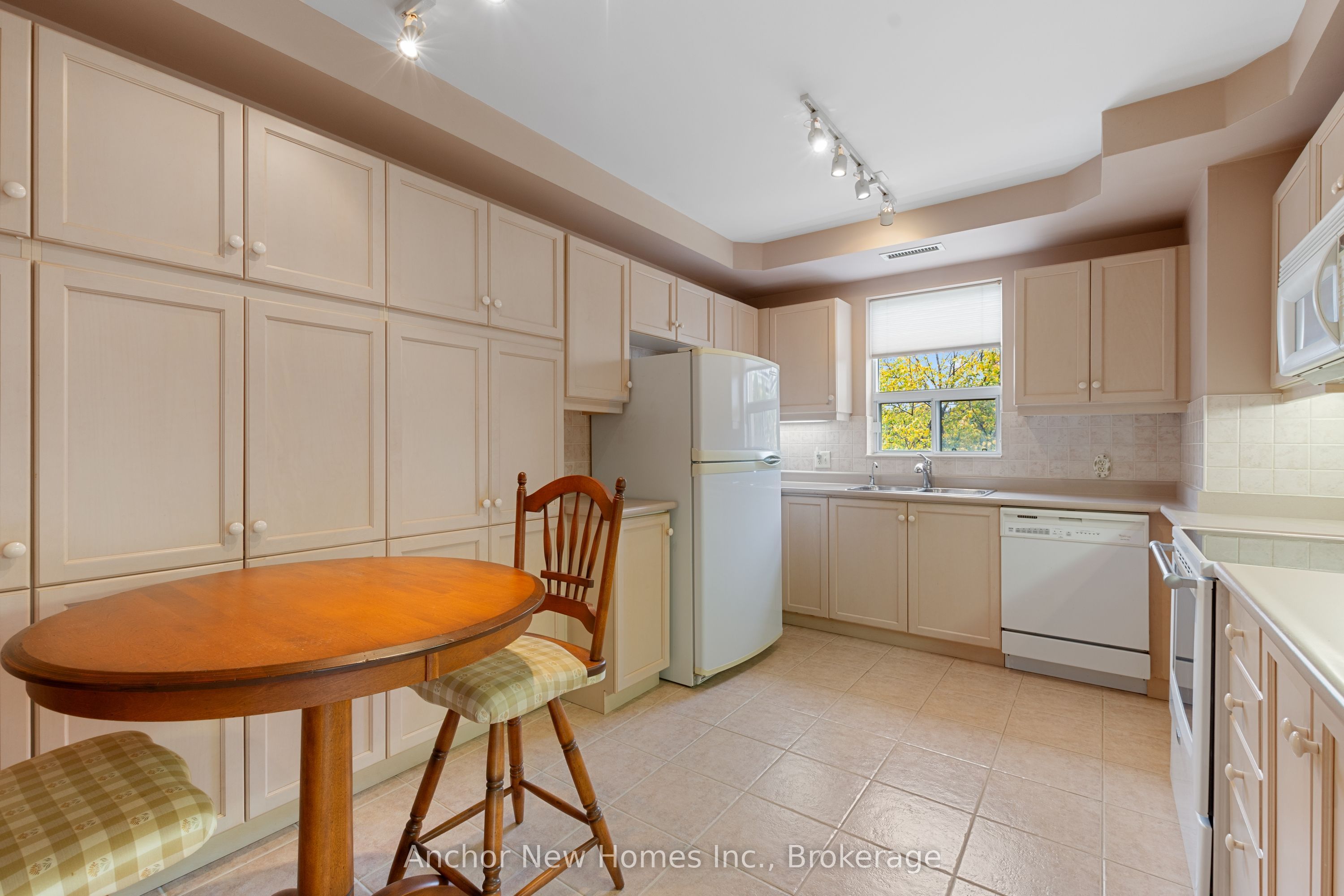 2075 Amherst Heights Drive 407 Property Photo 14