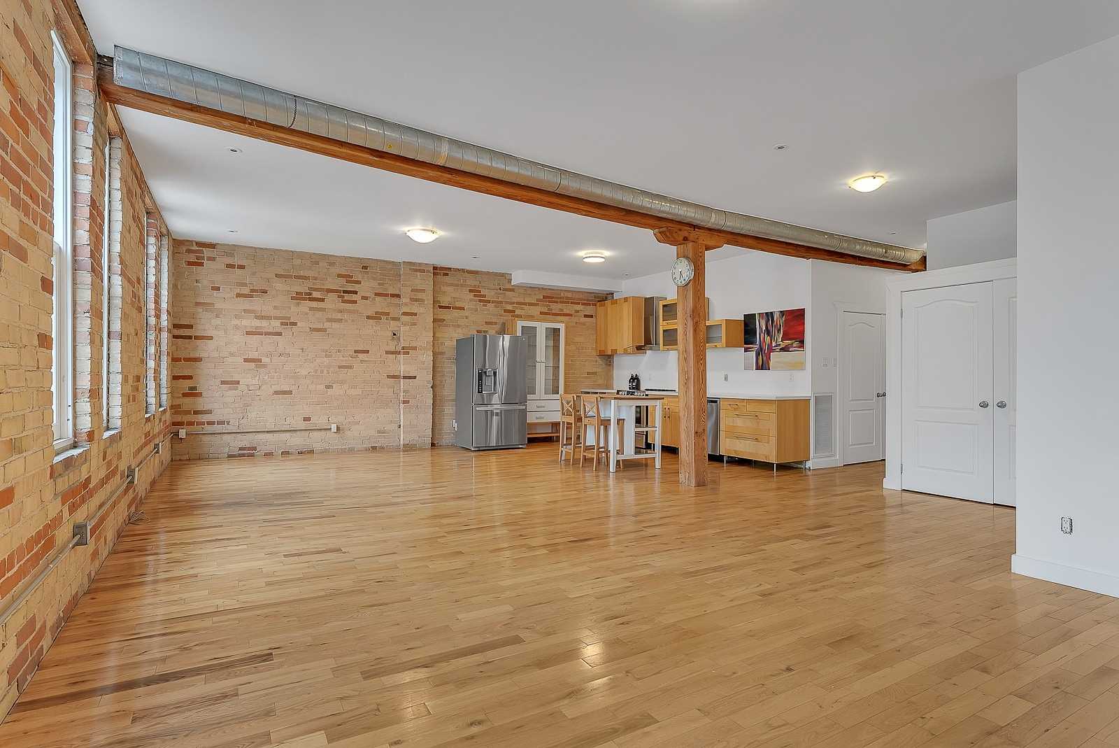 1291 W Queen St #2 Property Photo 1