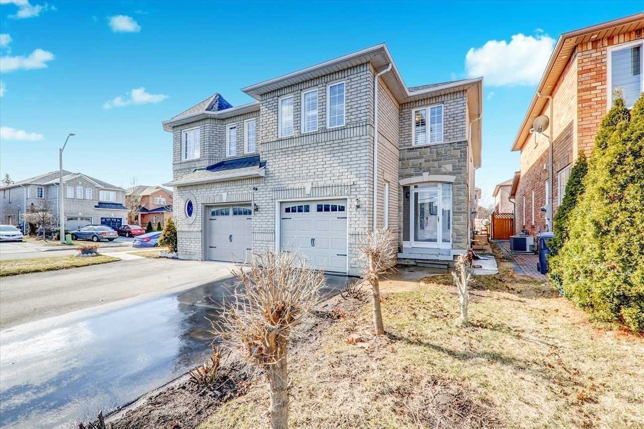 1062 Foxglove Pl #Upper M Property Photo 1