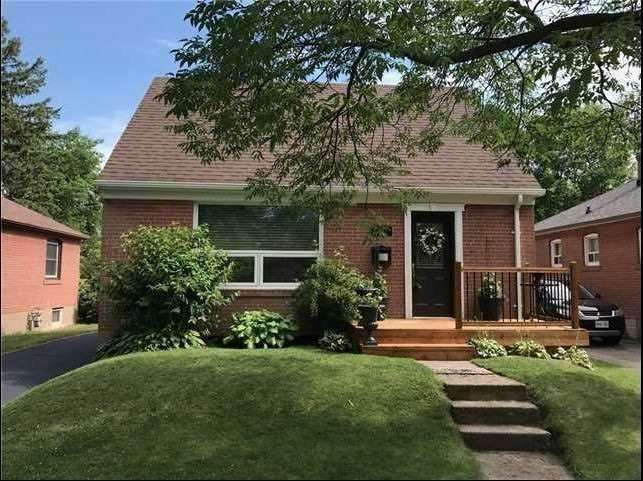 27 Mitcham Dr Property Photo 1