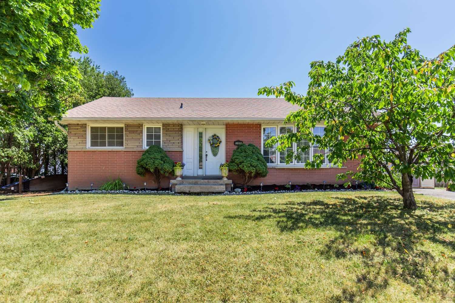 1382 Tansley Dr Property Photo 1