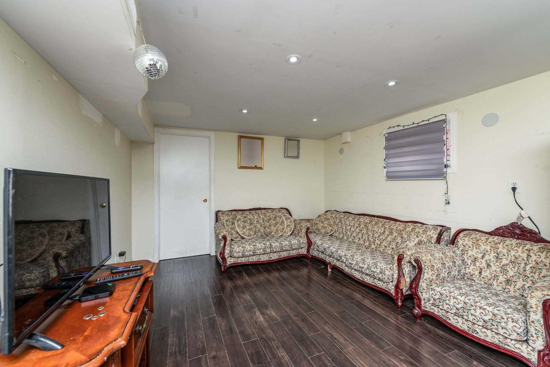 3430 Chipley Cres Property Photo 19
